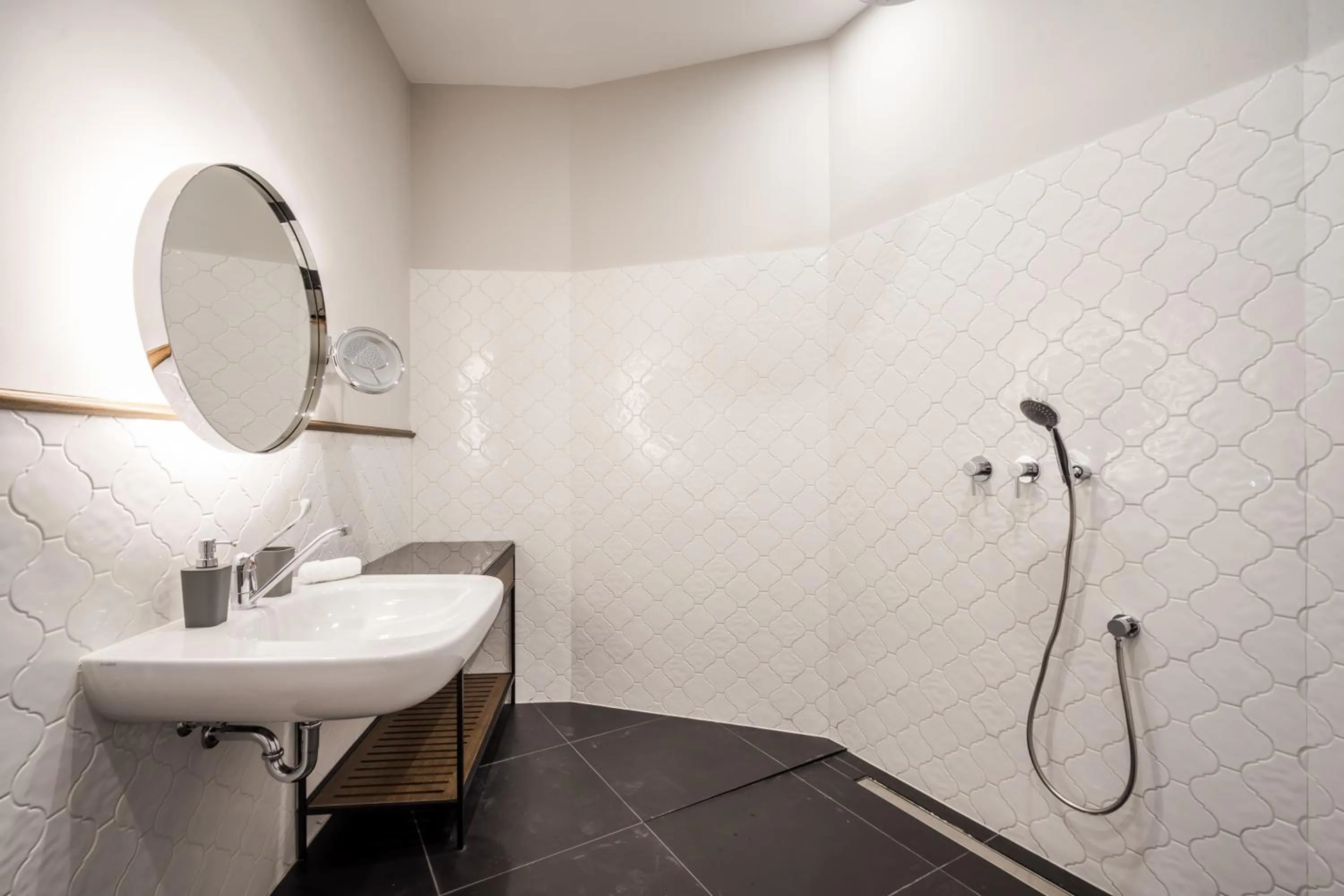 Bathroom in Budapest Eye- Boutique Suites, by BQA