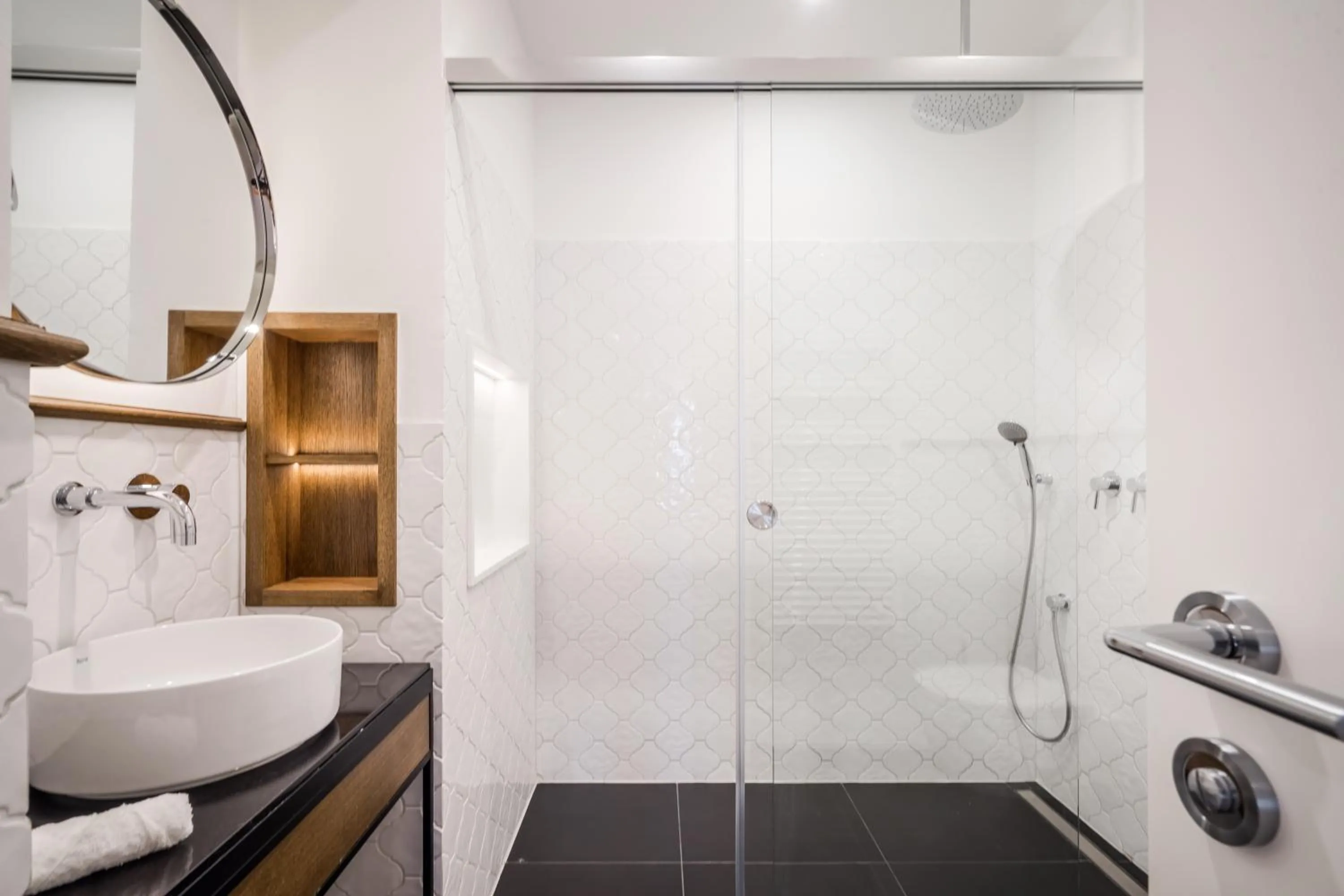 Bathroom in Budapest Eye- Boutique Suites, by BQA