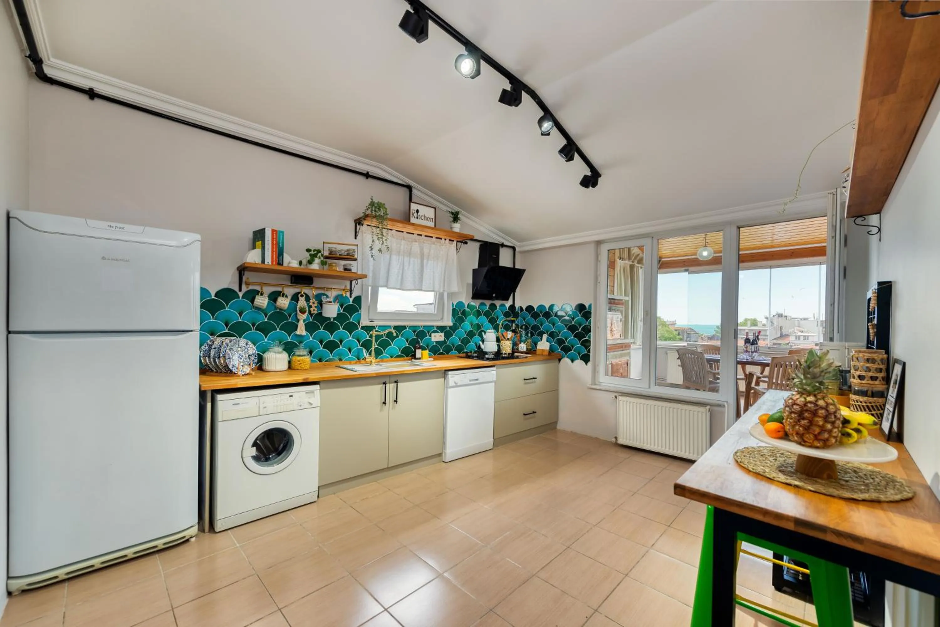 Kitchen or kitchenette in Dualis Hotel