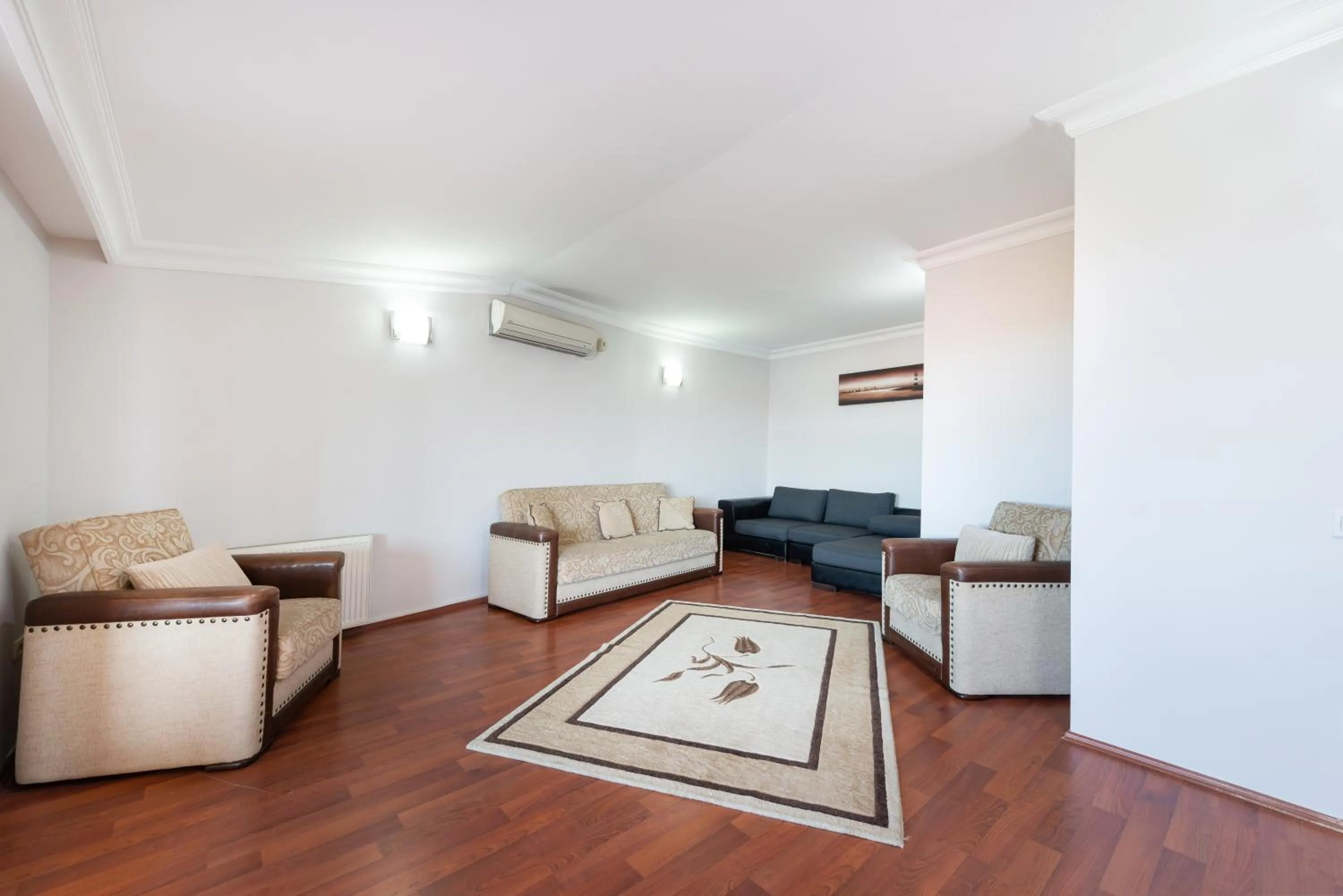 Living room in Dualis Hotel