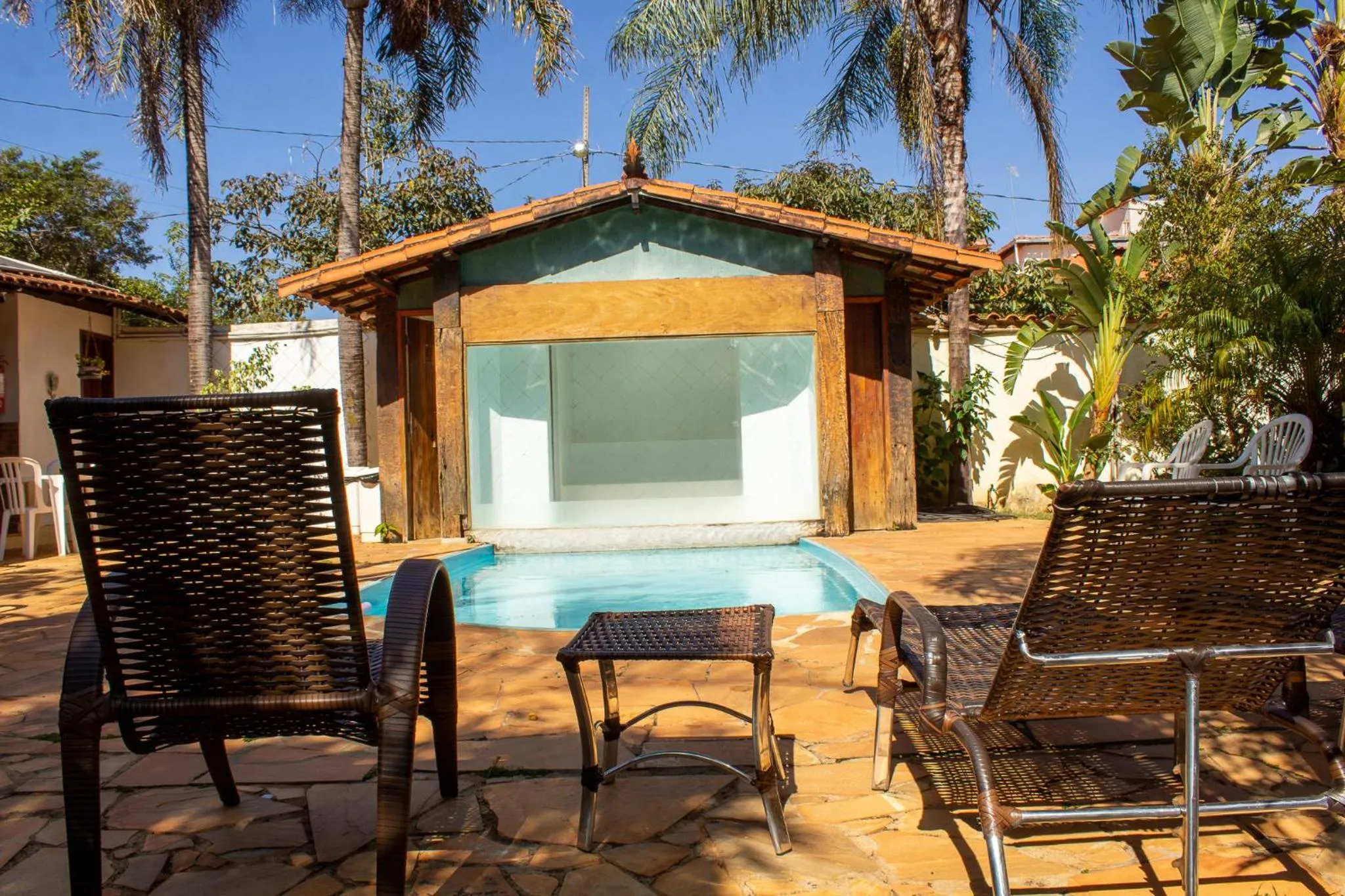 Swimming pool in Pousada Adega Cipo