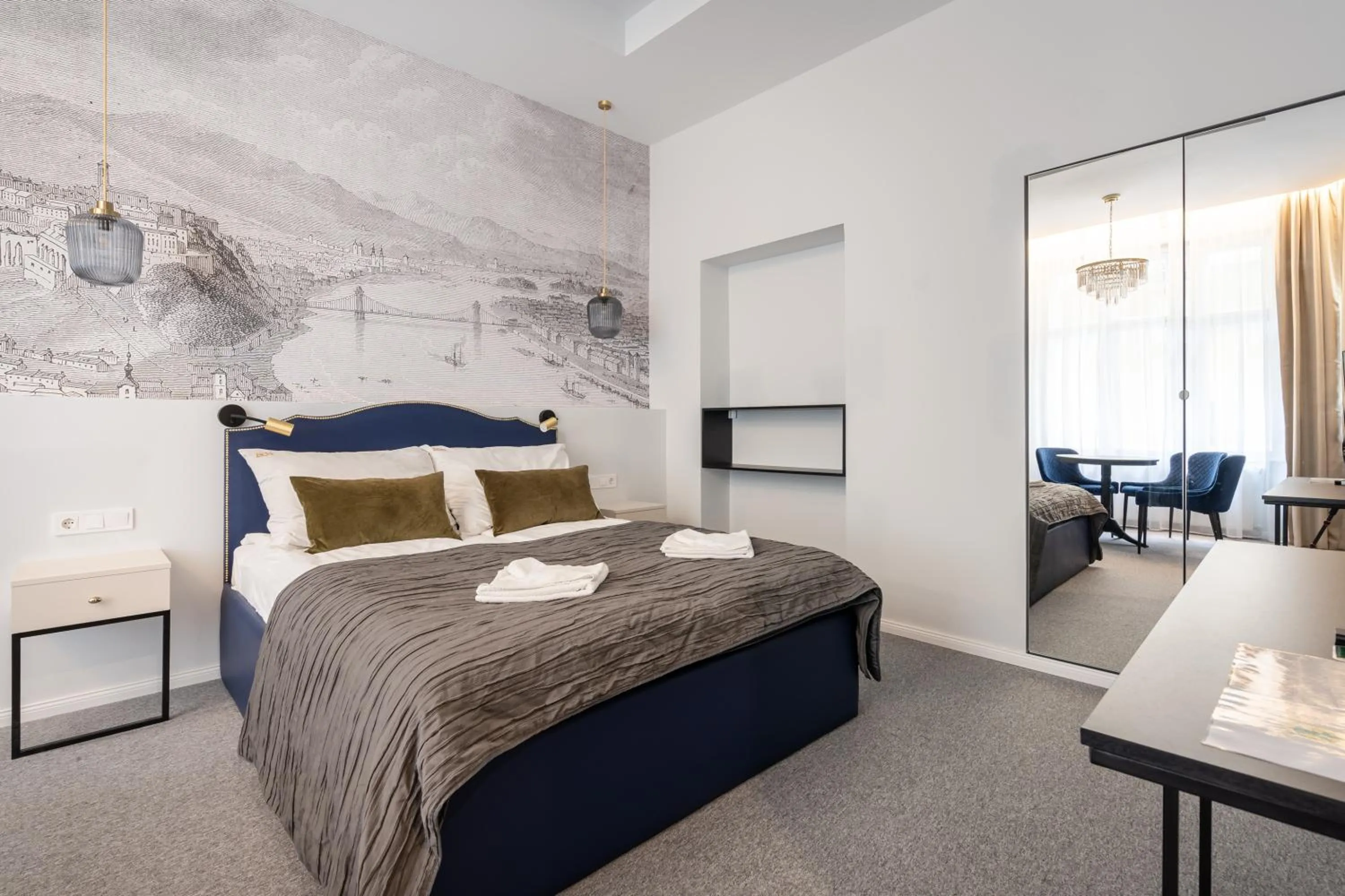 Bed in Astoria Boutique Suites- Best Location by BQA