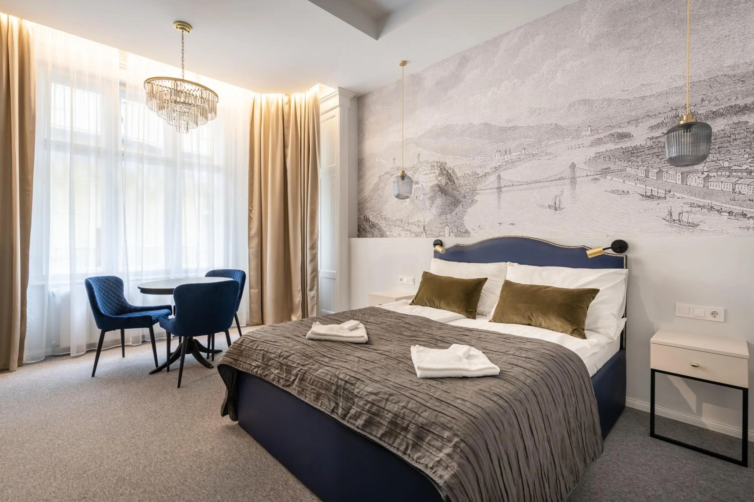 Bed in Astoria Boutique Suites- Best Location by BQA