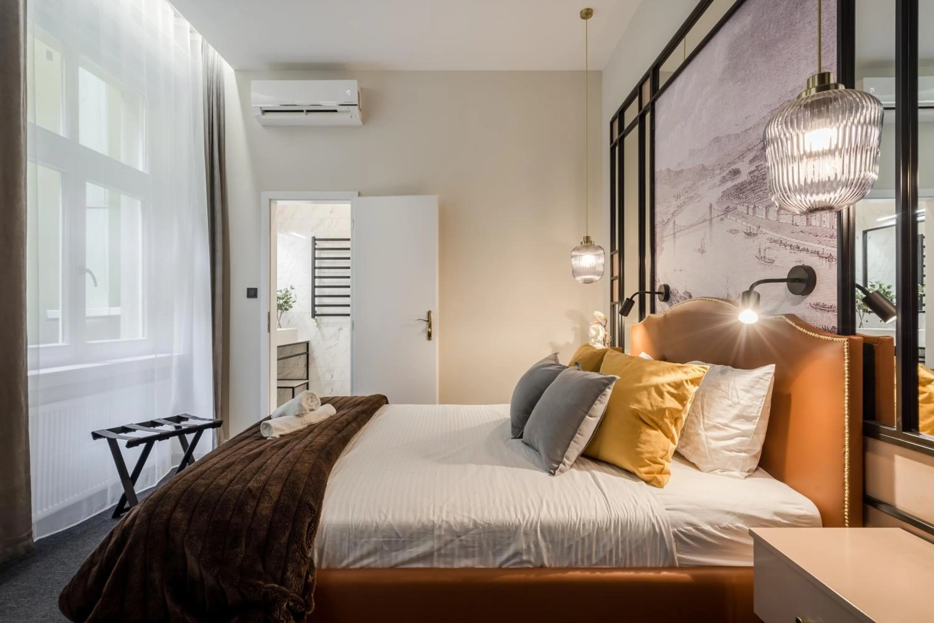 Bed in Astoria Boutique Suites- Best Location by BQA