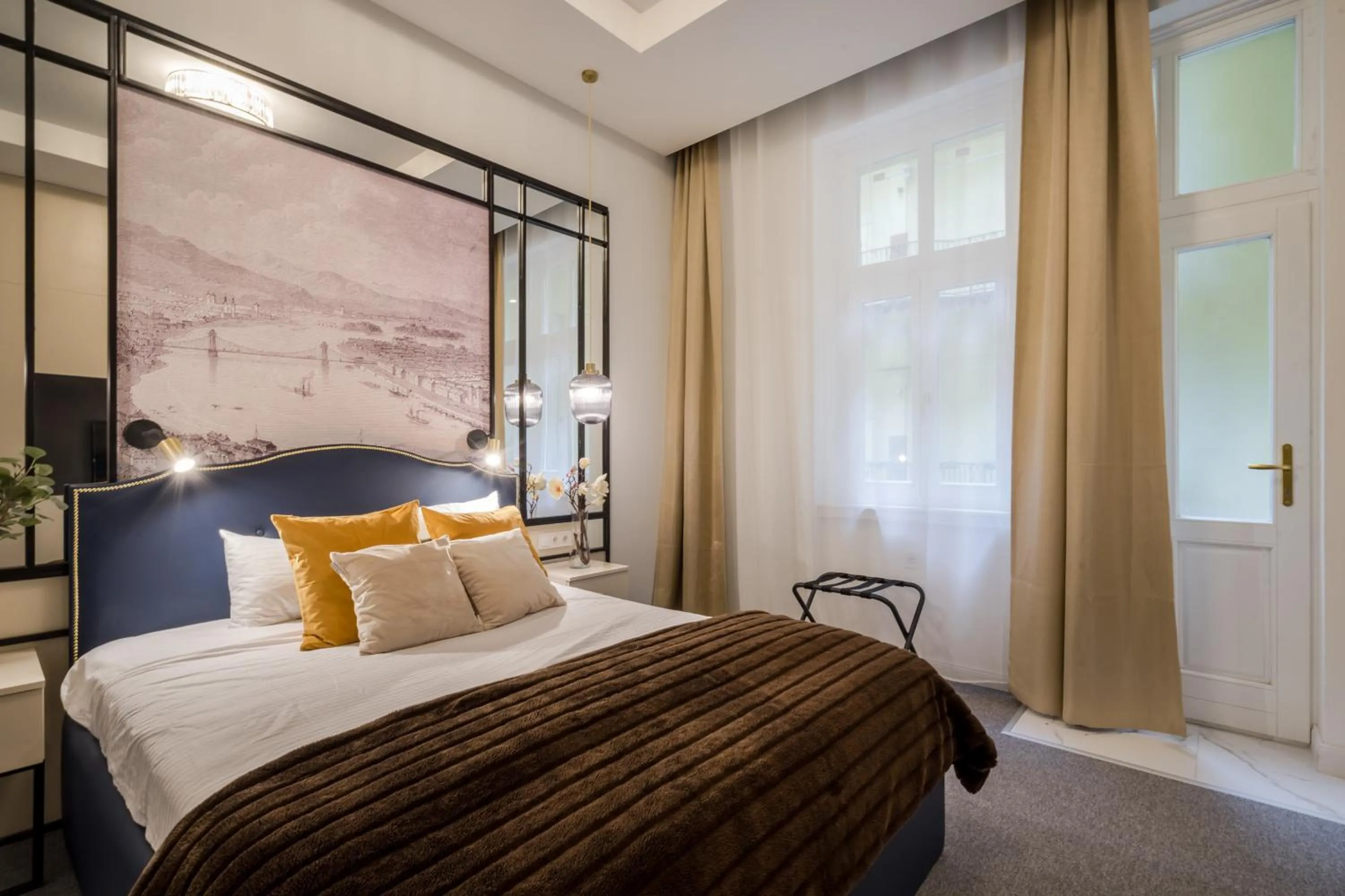 Bed in Astoria Boutique Suites- Best Location by BQA