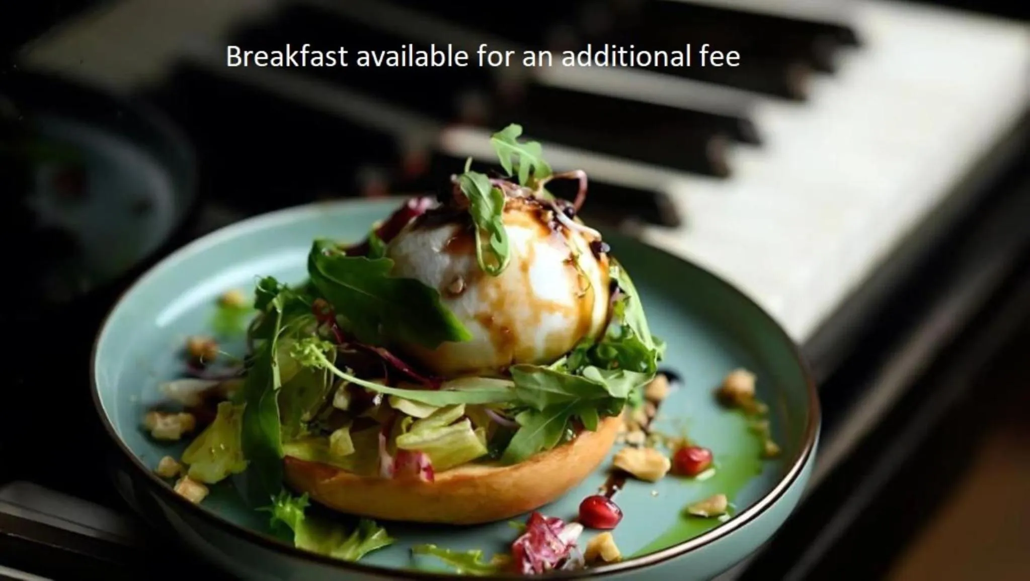 Breakfast in Astoria Boutique Suites- Best Location by BQA