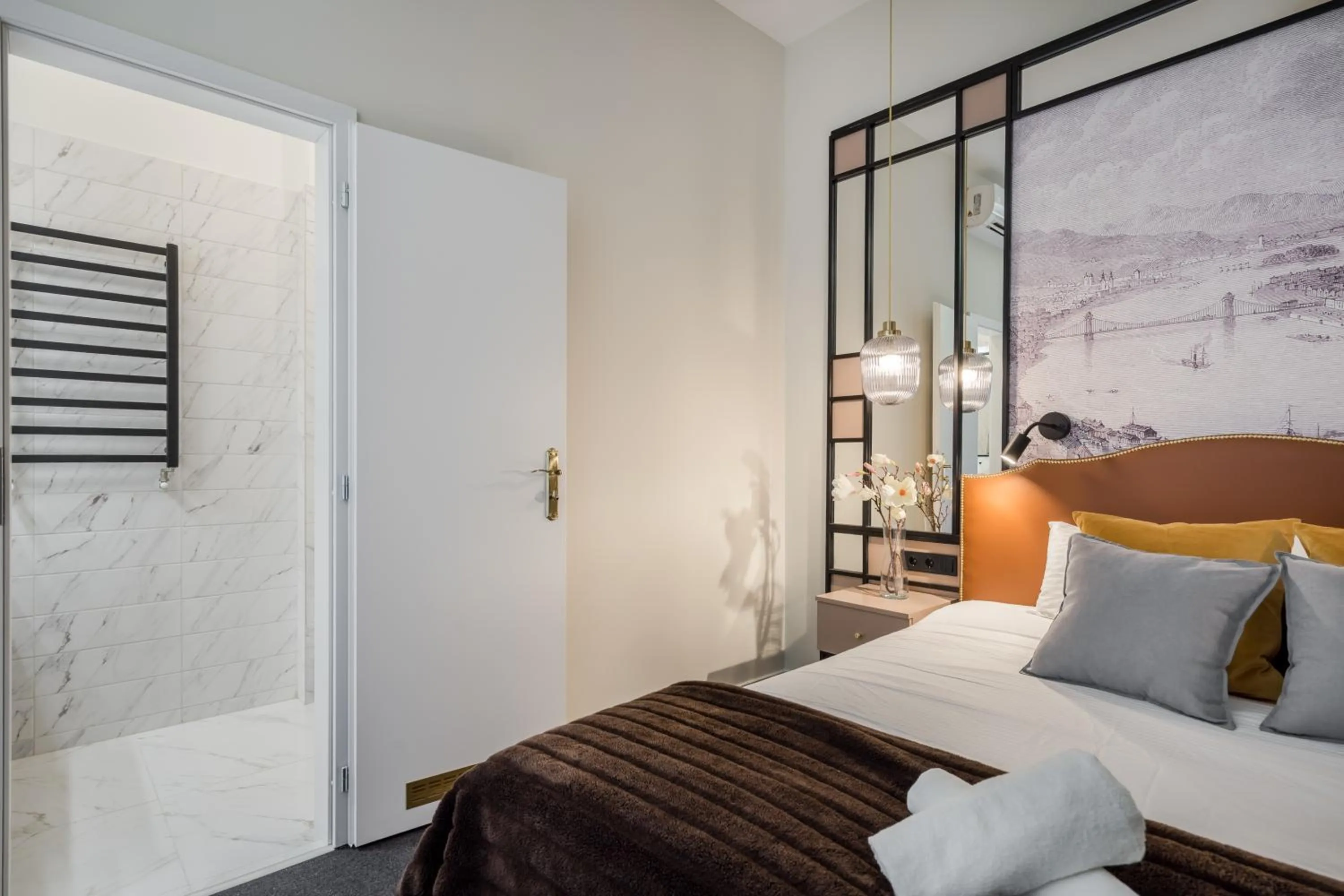 Bed in Astoria Boutique Suites- Best Location by BQA