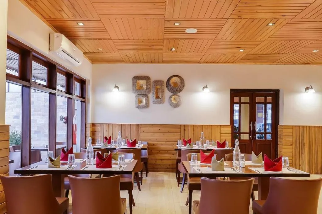 Restaurant/places to eat in Sobralia Casino Resort & Spa