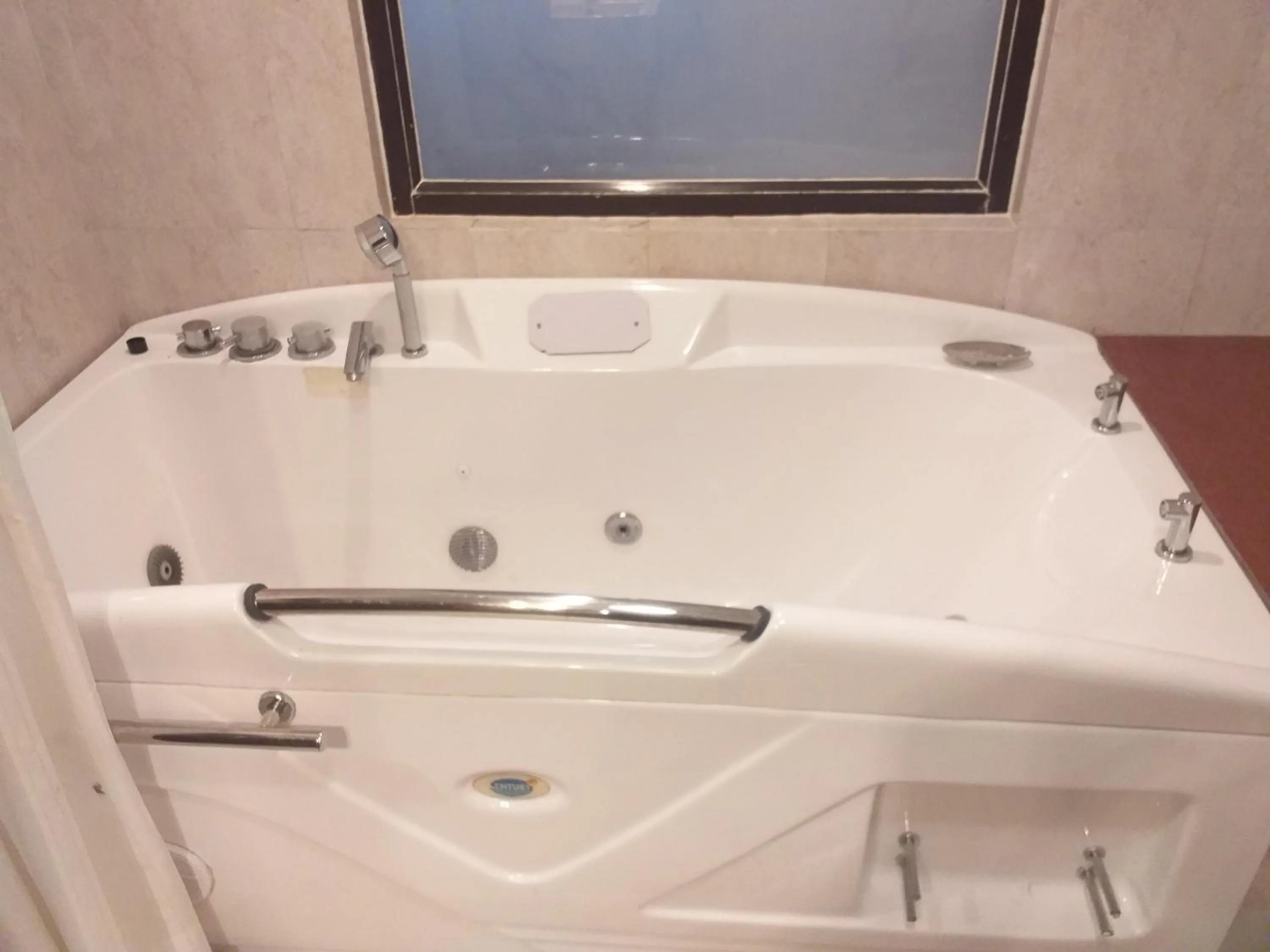 Bath in Sobralia Casino Resort & Spa