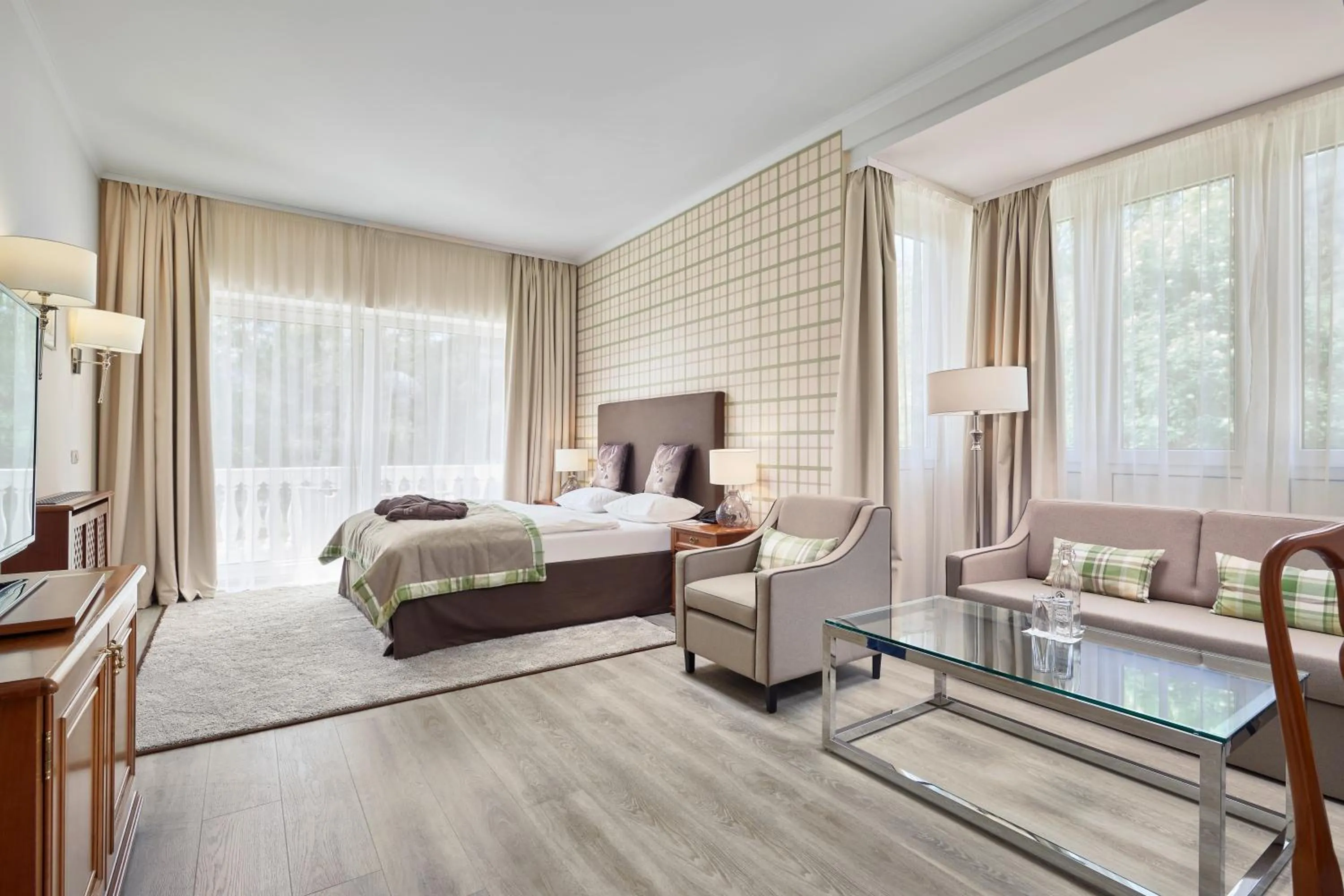 Balcony/Terrace, Bed in Das Alpenhaus Gasteinertal