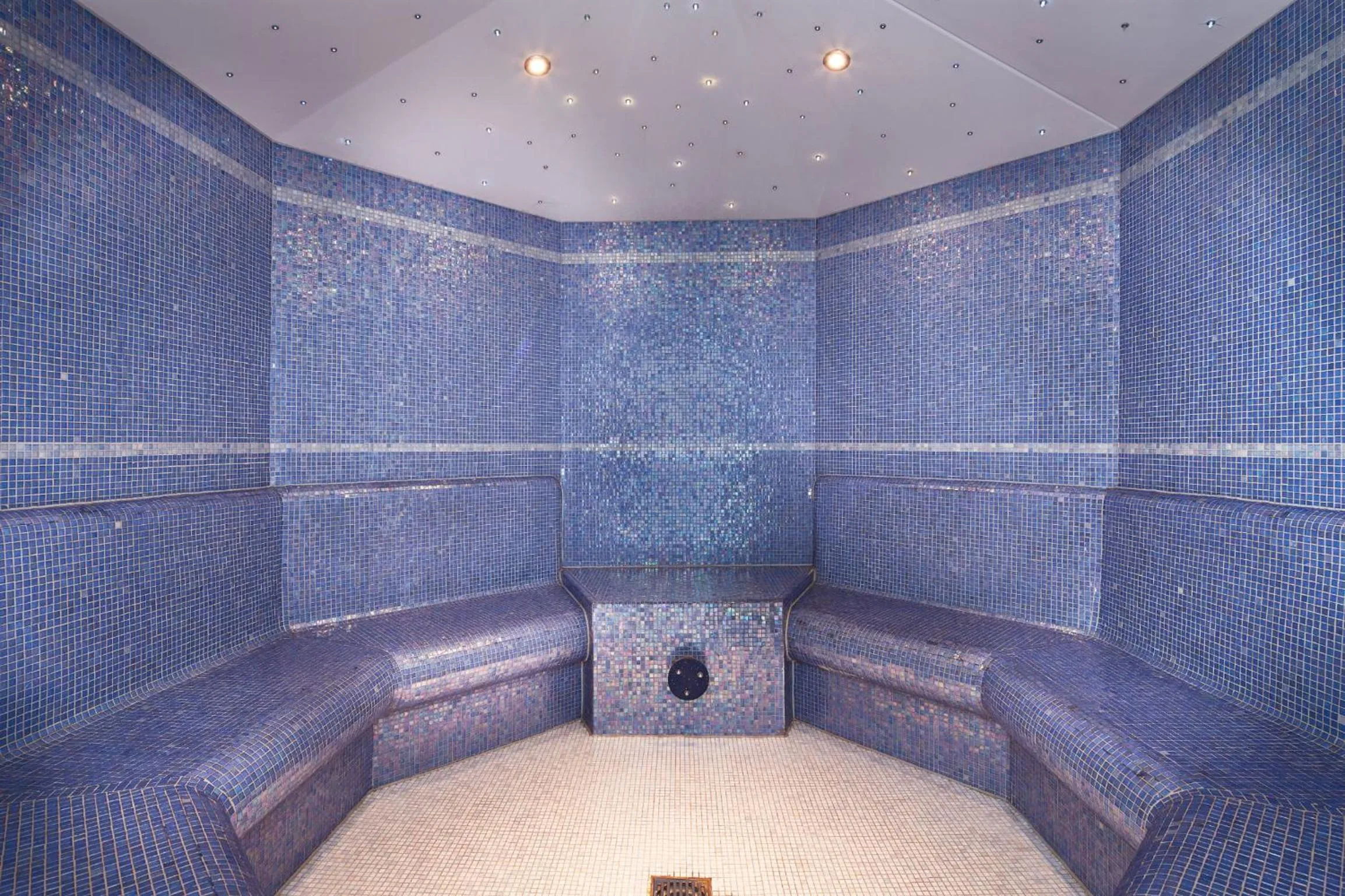 Sauna in Das Alpenhaus Gasteinertal