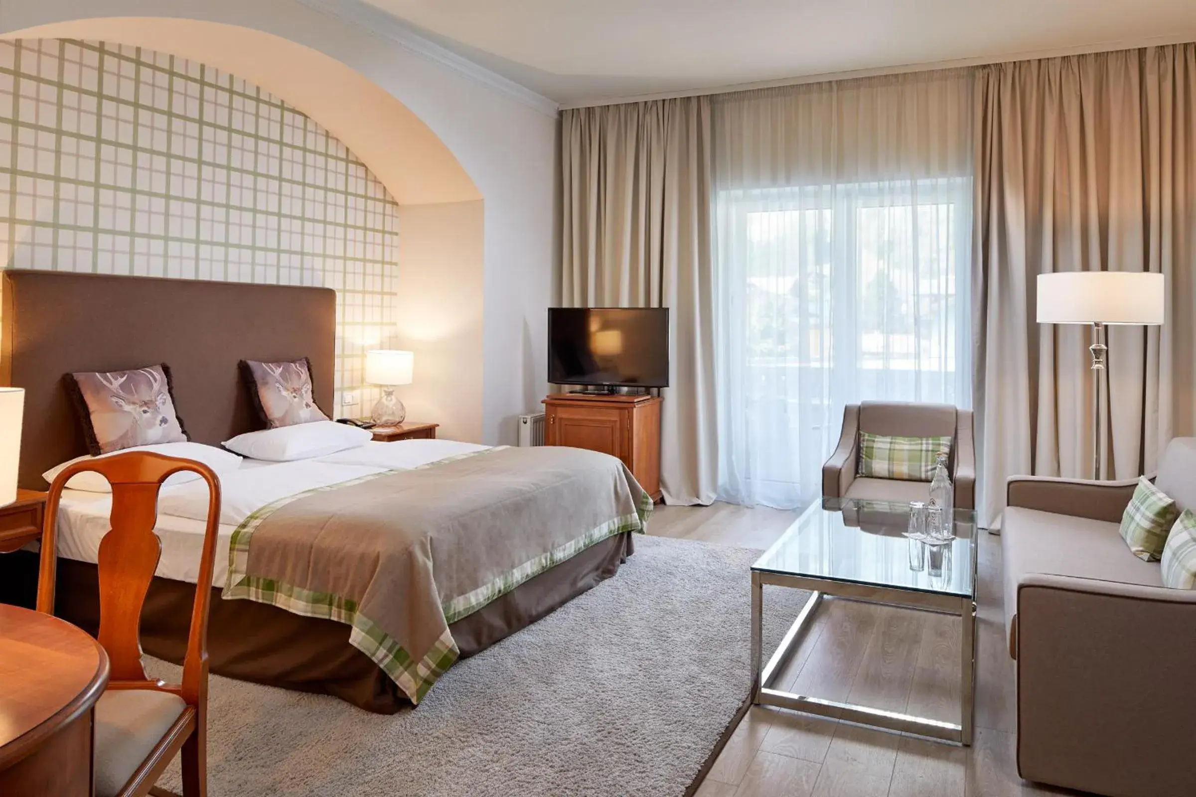 Deluxe Double Room with Balcony in Das Alpenhaus Gasteinertal Deluxe Double Room with Balcony in Das Alpenhaus Gasteinertal