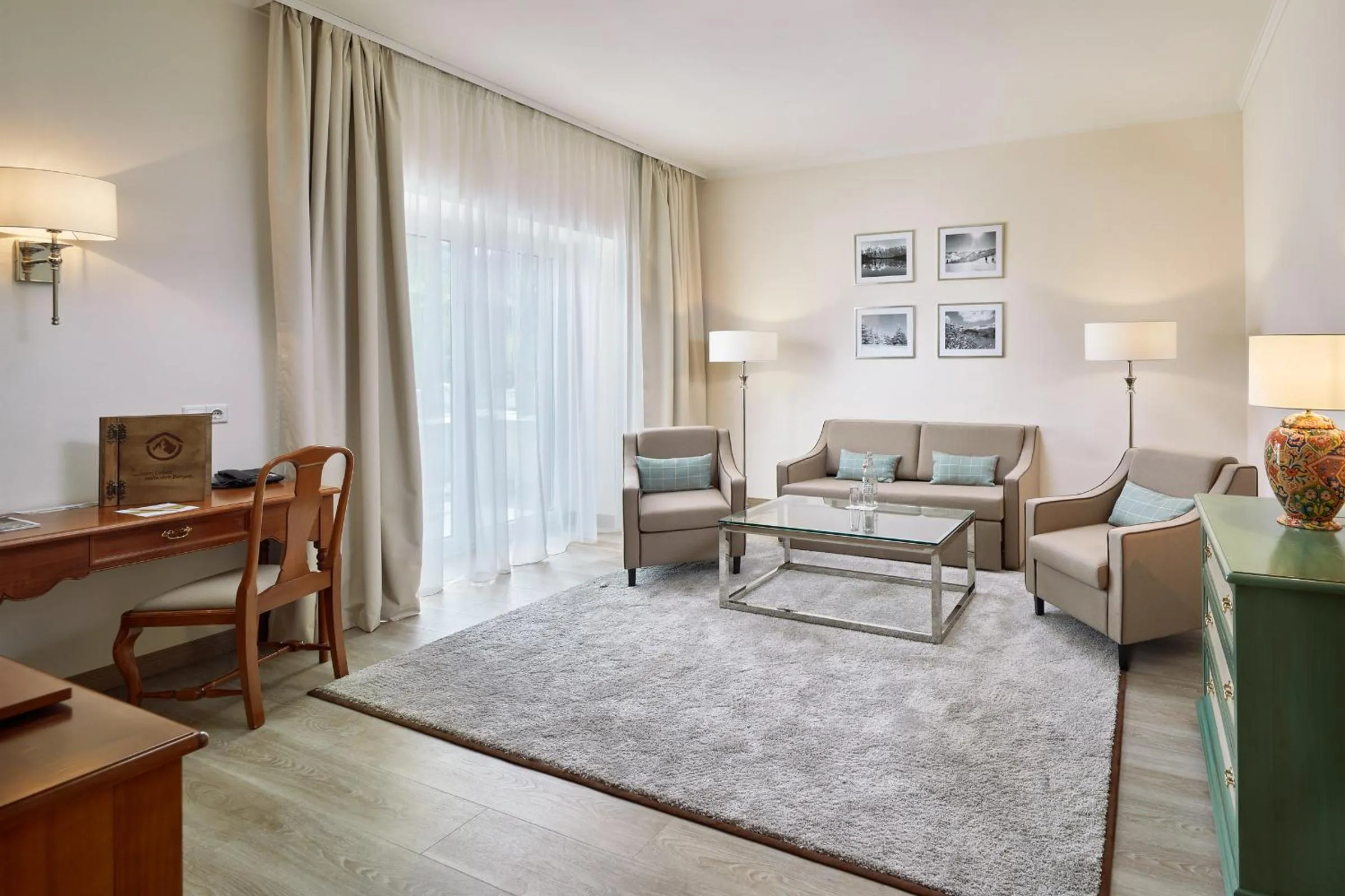 Living room in Das Alpenhaus Gasteinertal