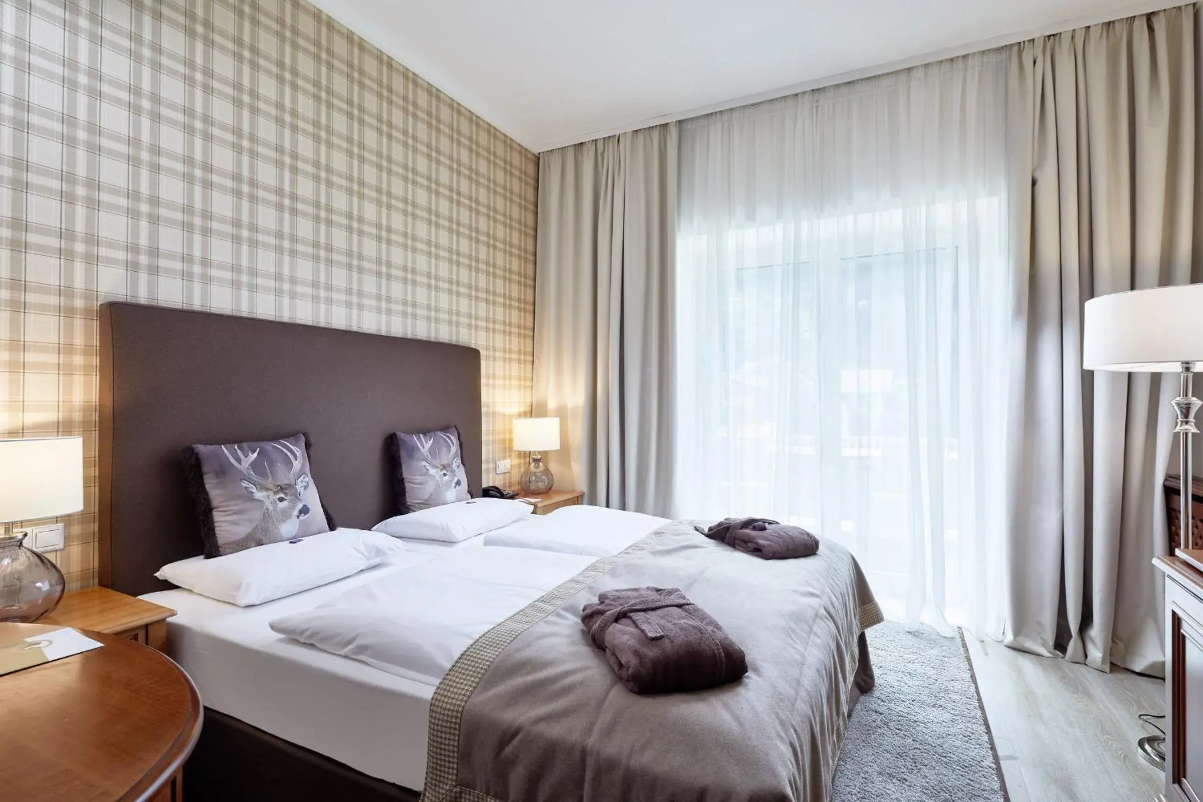 Classic Double Room with Balcony - single occupancy in Das Alpenhaus Gasteinertal Classic Double Room with Balcony - single occupancy in Das Alpenhaus Gasteinertal