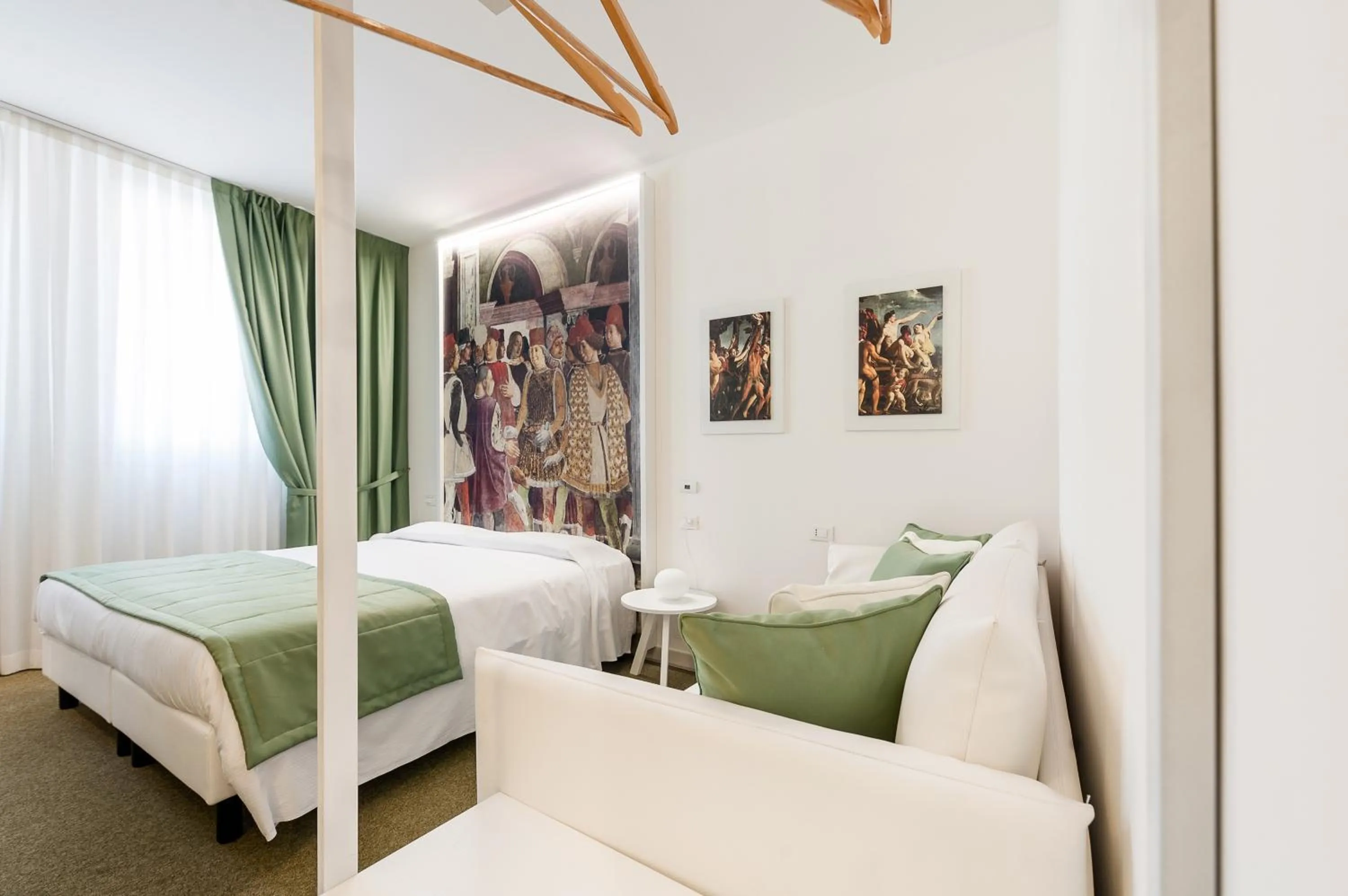 Photo of the whole room, Bed in Ferrara Rooms