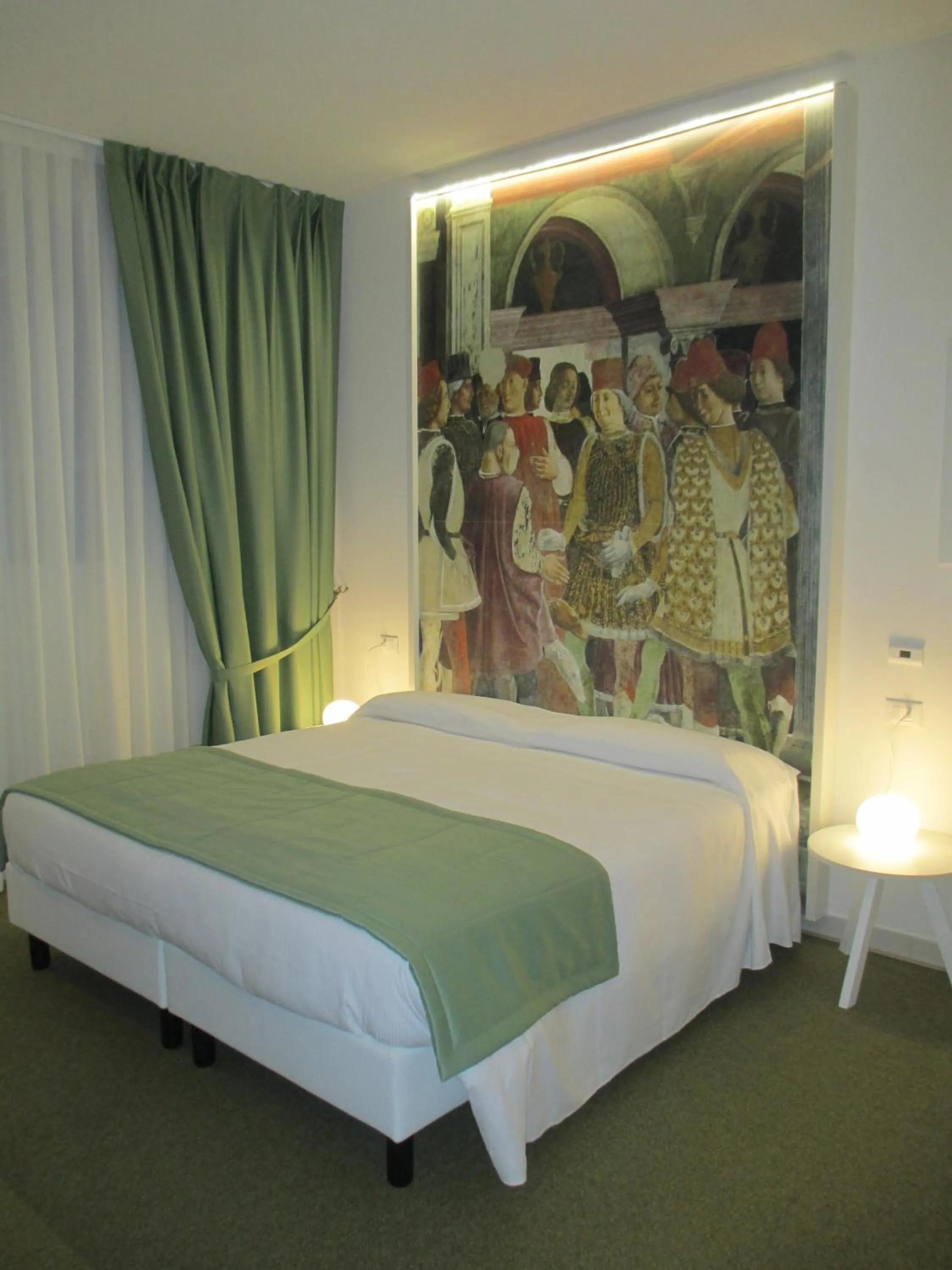 Photo of the whole room, Bed in Ferrara Rooms