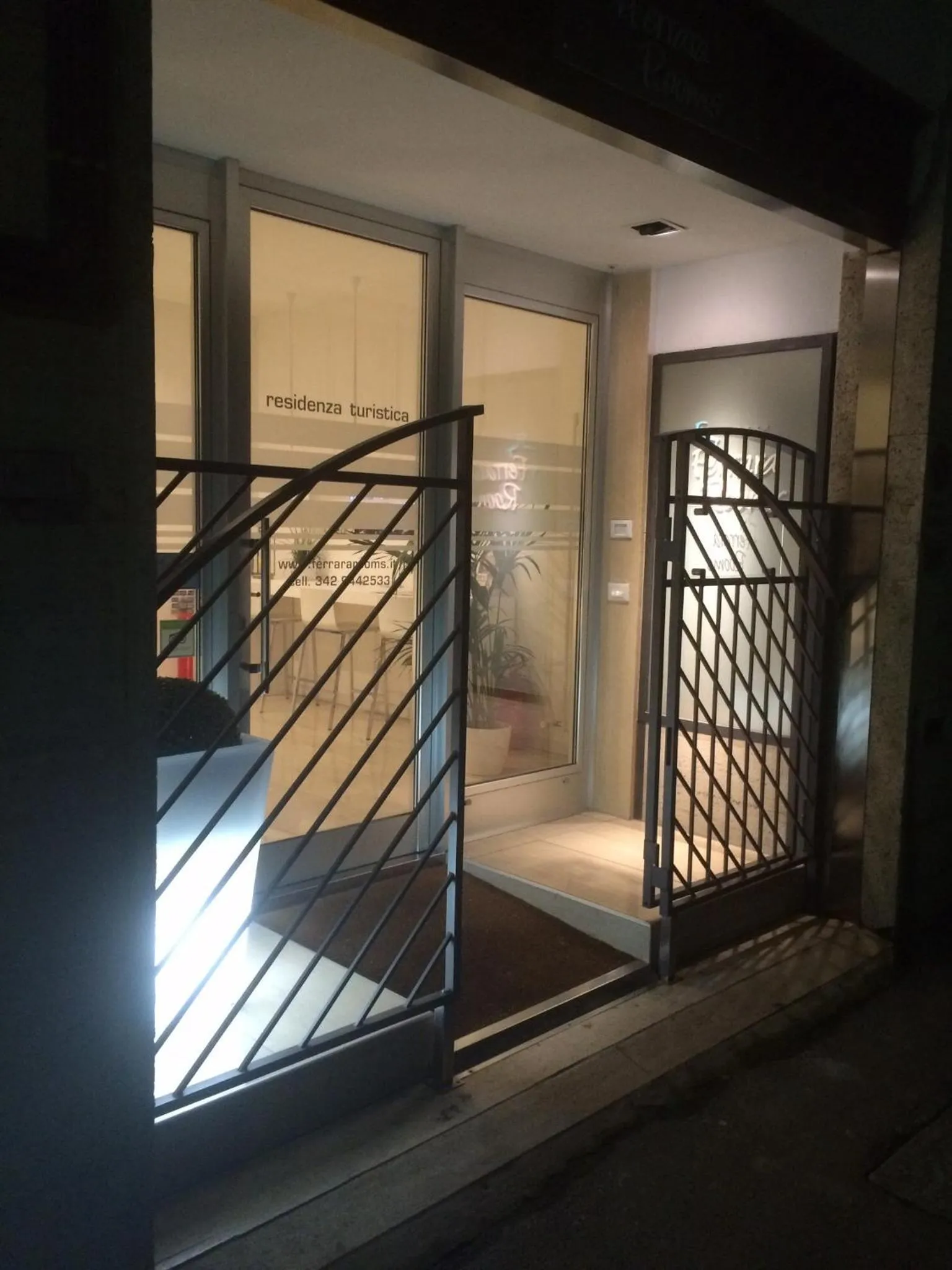 Facade/entrance in Ferrara Rooms