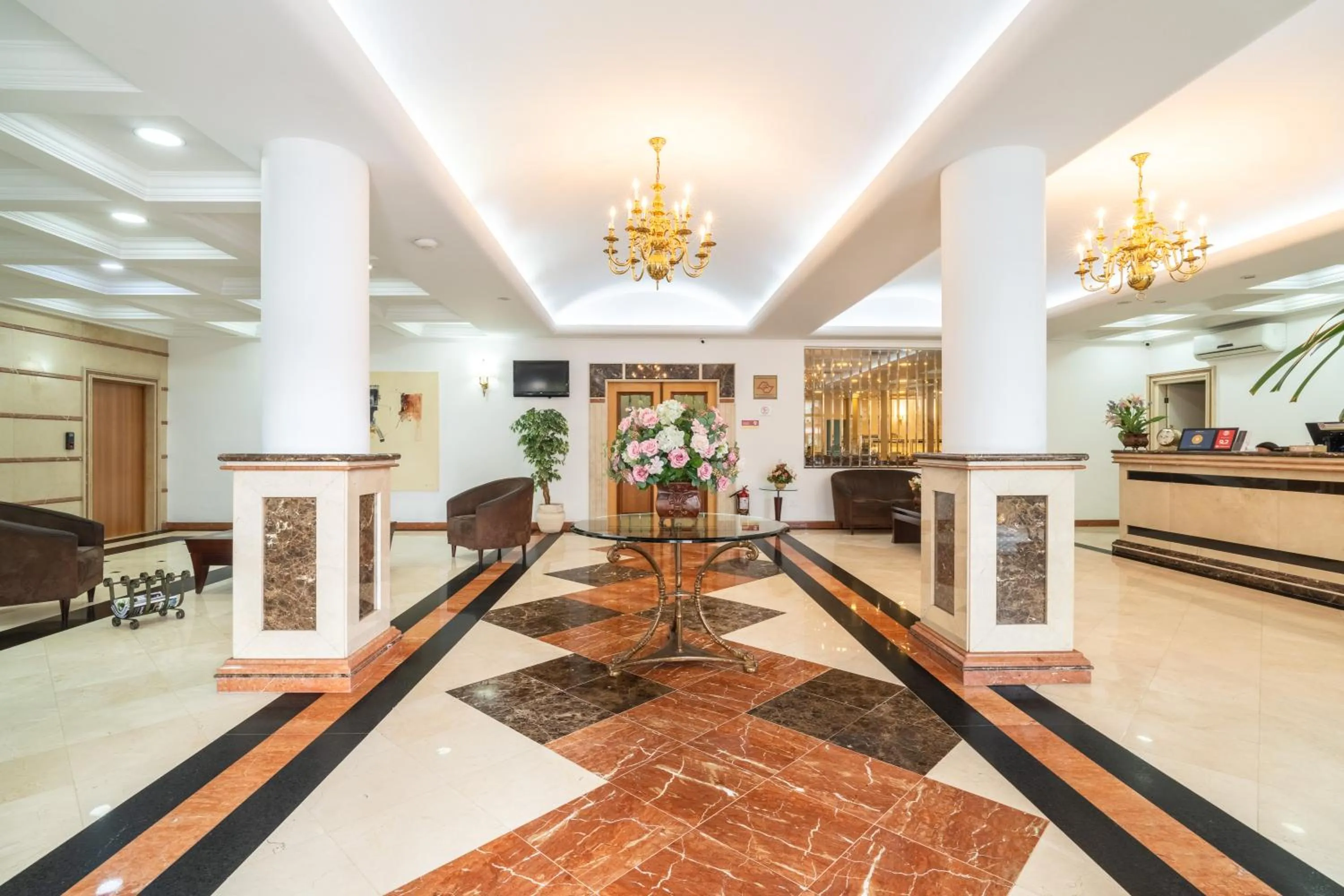 Lobby or reception in Hotel Plaza Mayor