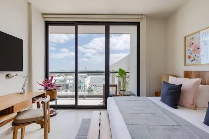 Bed in San Francisco by Andiani Travel