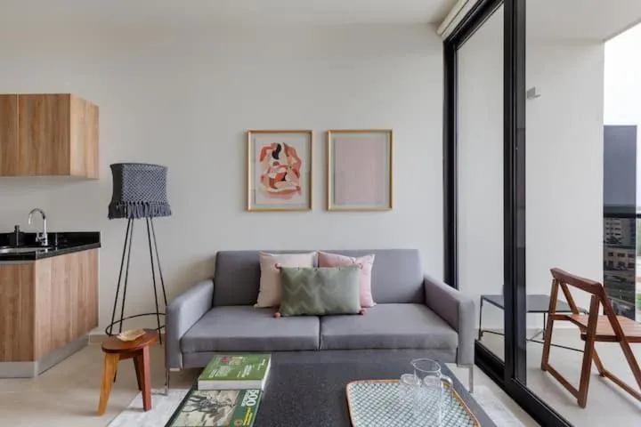 Living room in San Francisco by Andiani Travel