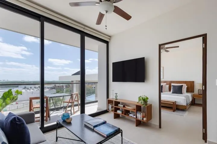 Bed in San Francisco by Andiani Travel