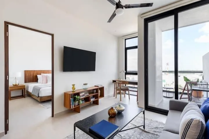 Bed in San Francisco by Andiani Travel