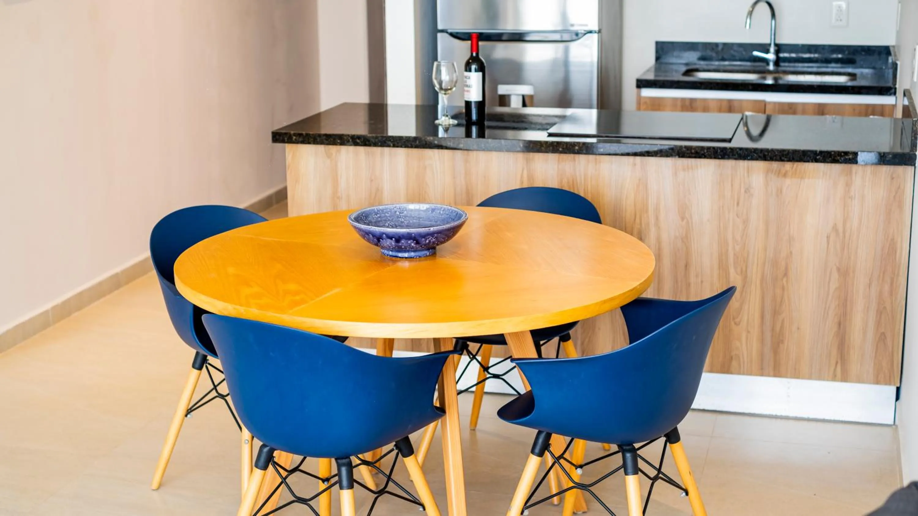 Kitchen or kitchenette in San Francisco by Andiani Travel