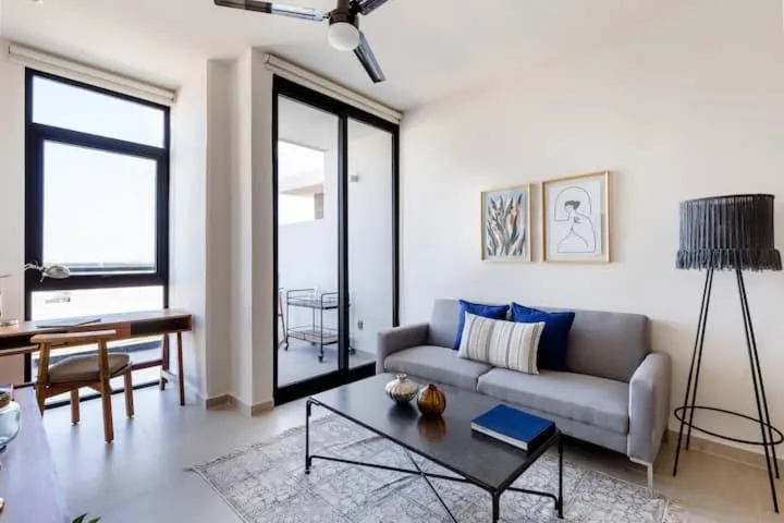 Living room in San Francisco by Andiani Travel