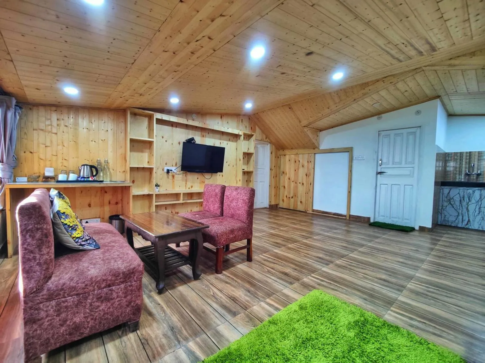 Bedroom in Jakhu Vibes