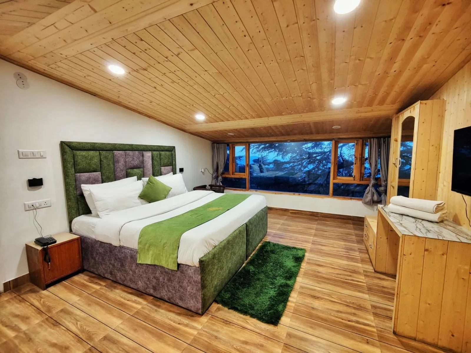 Bedroom, Bed in Jakhu Vibes