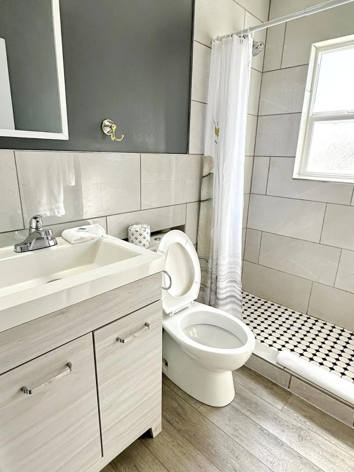 Shower in Duncan Motel