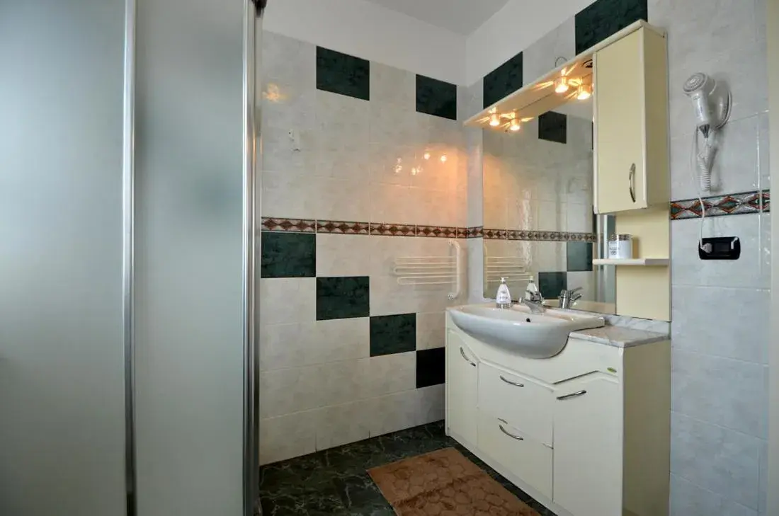 Standard Family Room in Hotel Residenza Delle Alpi Standard Family Room in Hotel Residenza Delle Alpi