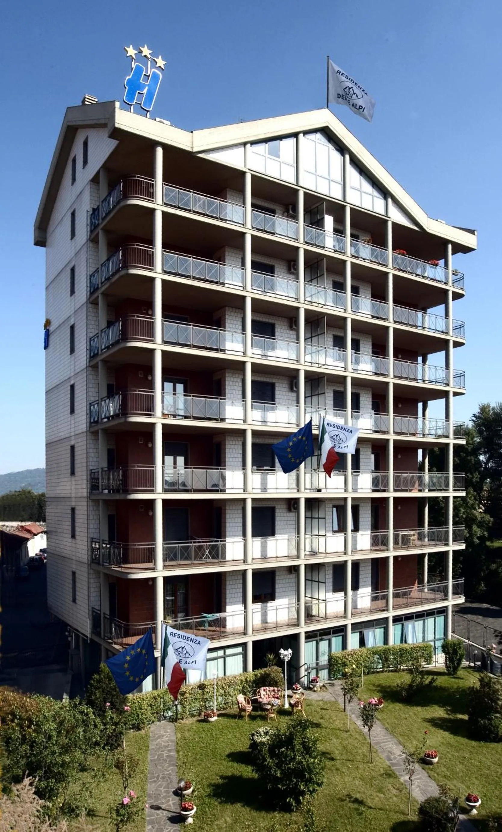 Property building in Hotel Residenza Delle Alpi