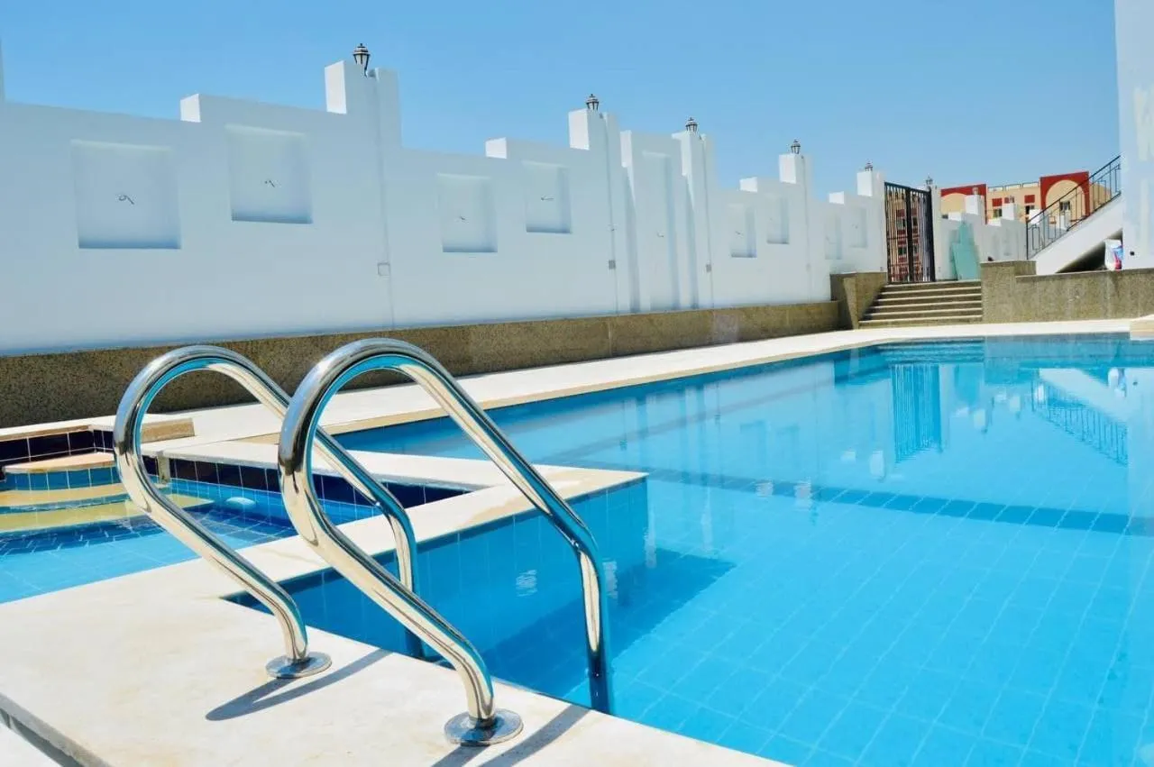Swimming pool in Lamar Azur Hotel