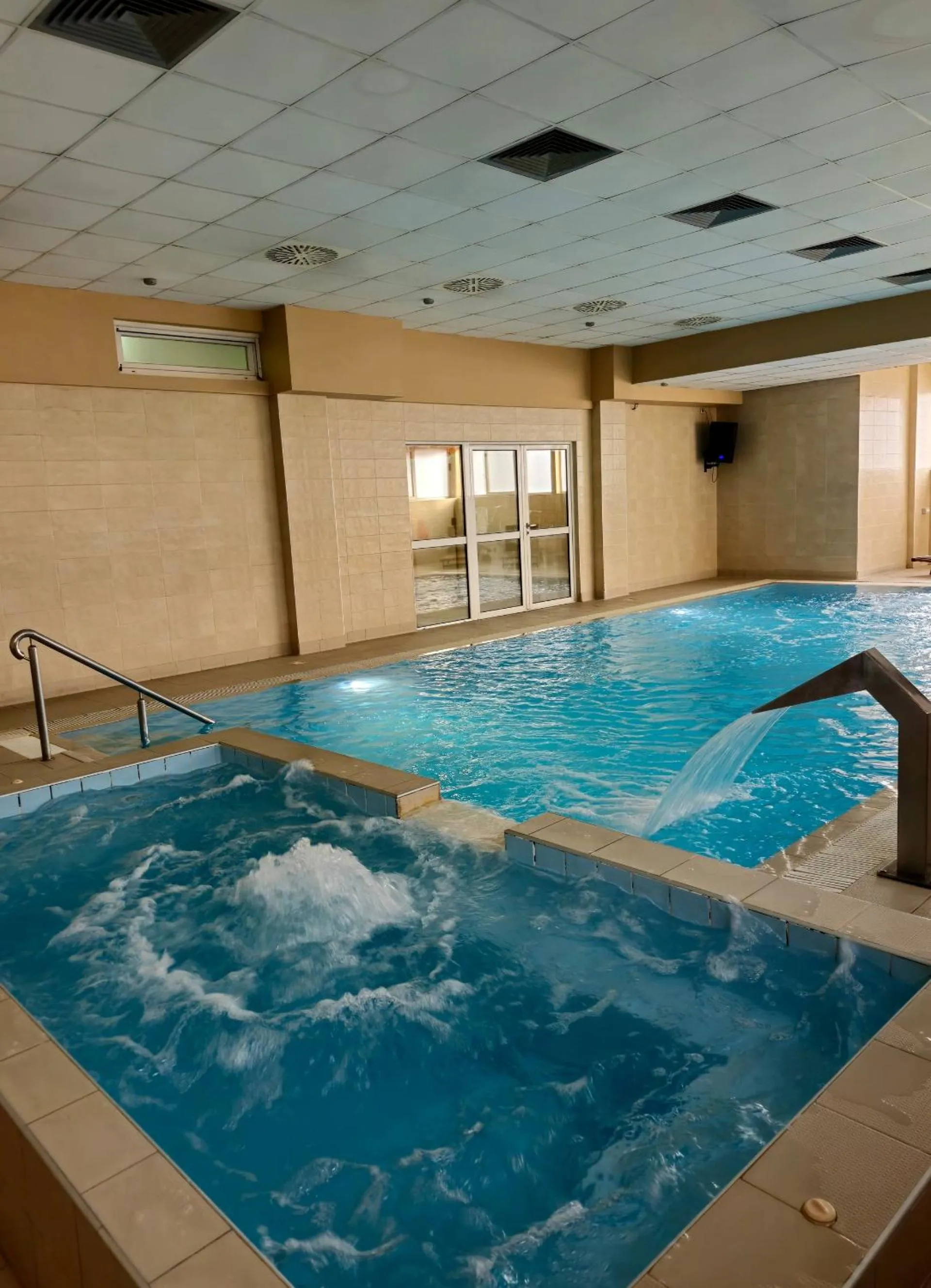 Swimming pool in Hotel Slodes