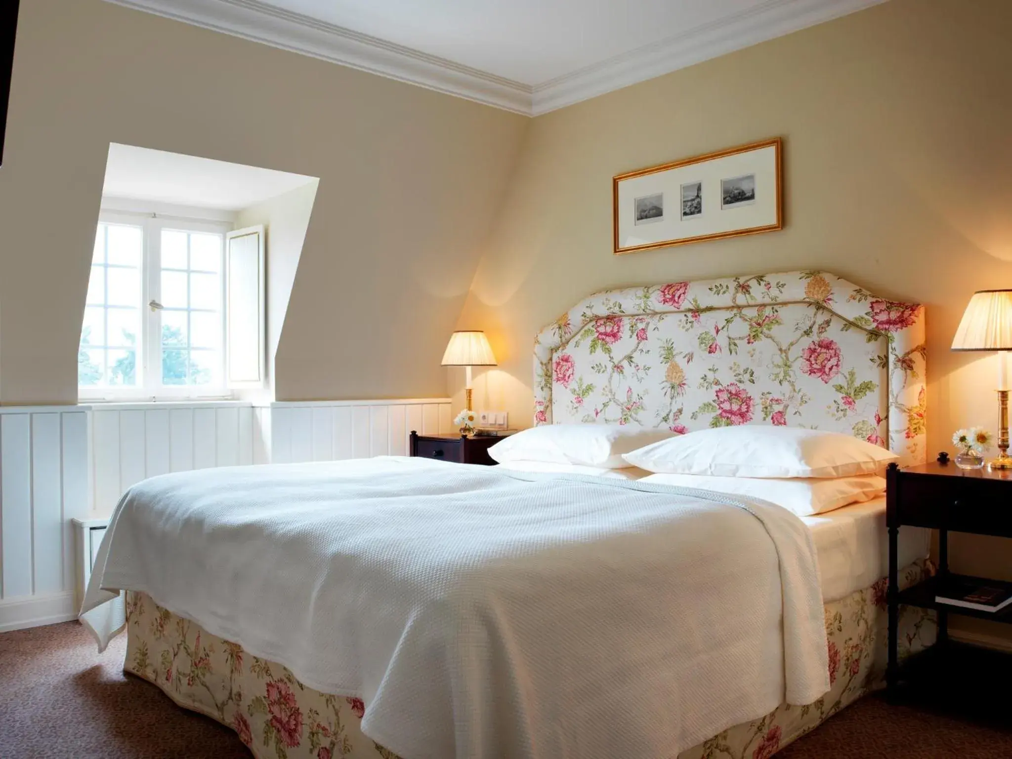 Junior Suite in Schlosshotel Kronberg - Hotel Frankfurt Junior Suite in Schlosshotel Kronberg - Hotel Frankfurt