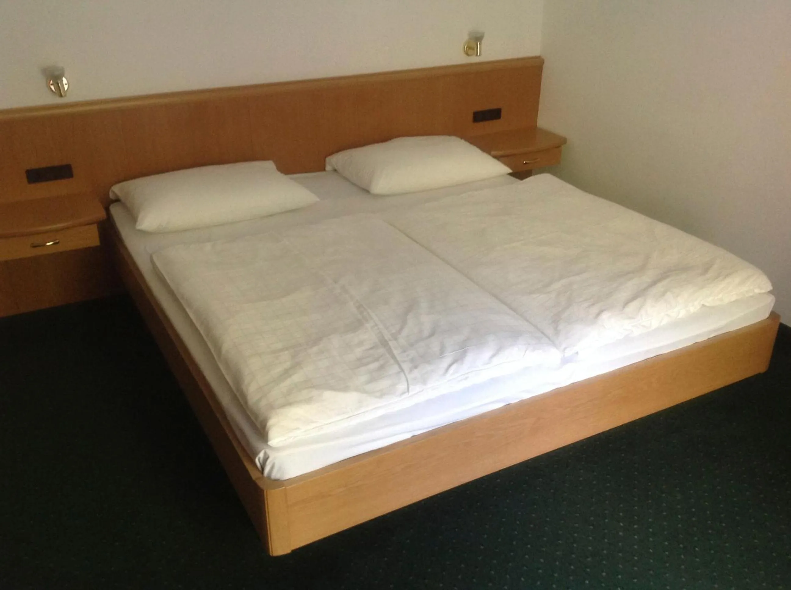 Bed in Gasthof Bundschen