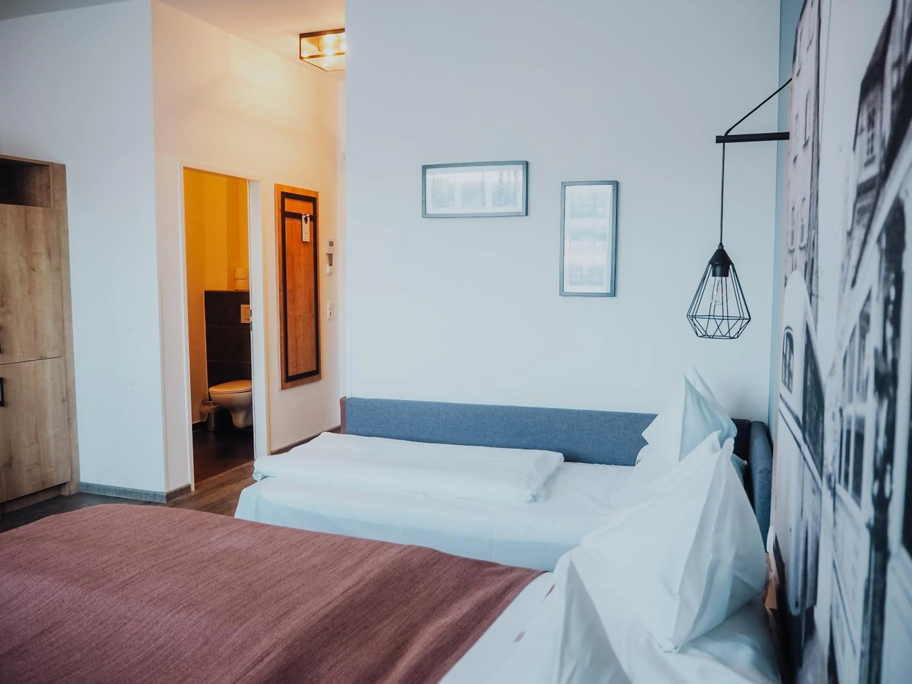 Bedroom, Bed in Levy's Rooms & Breakfast