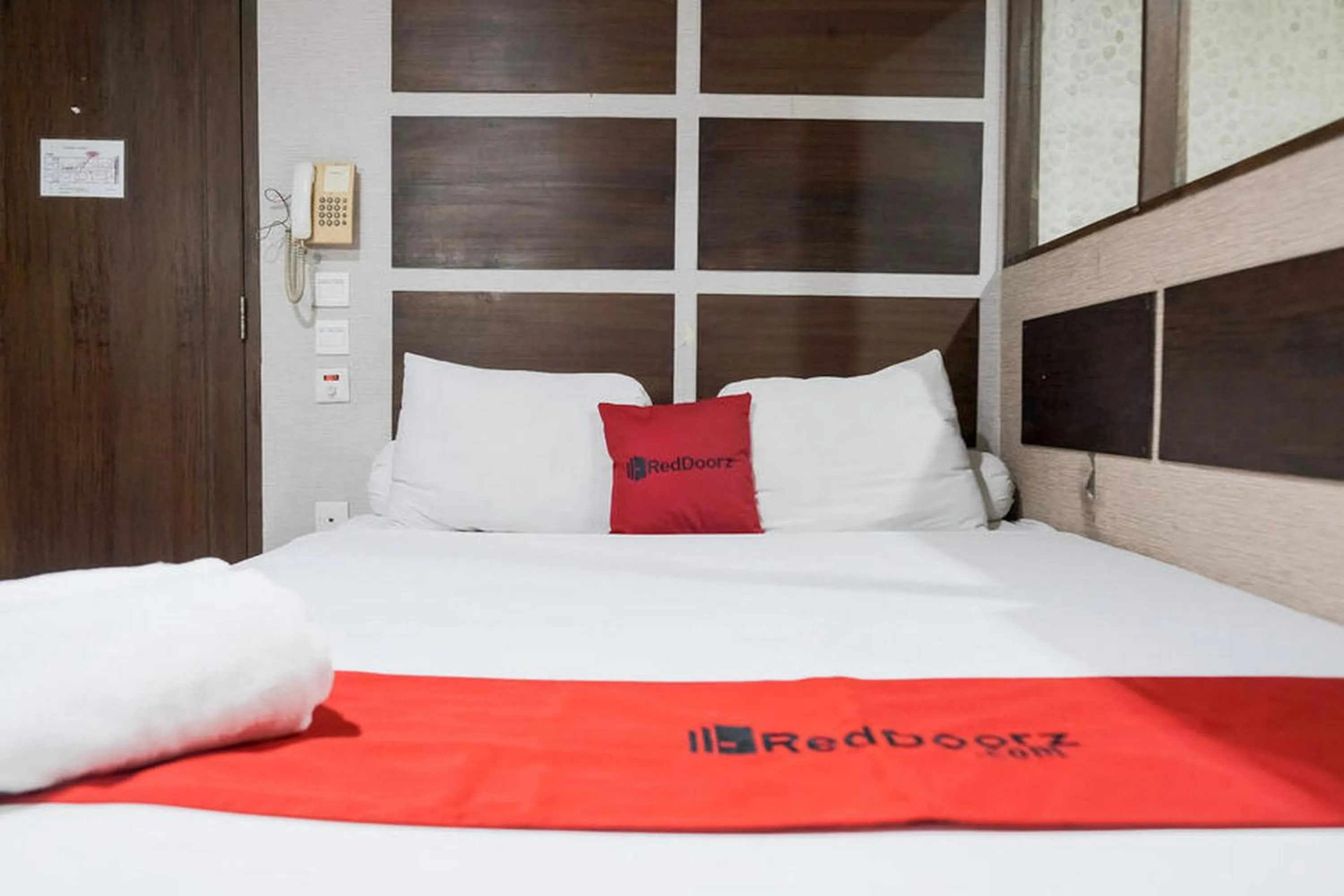 Bed in RedDoorz near Waterboom Lippo Cikarang