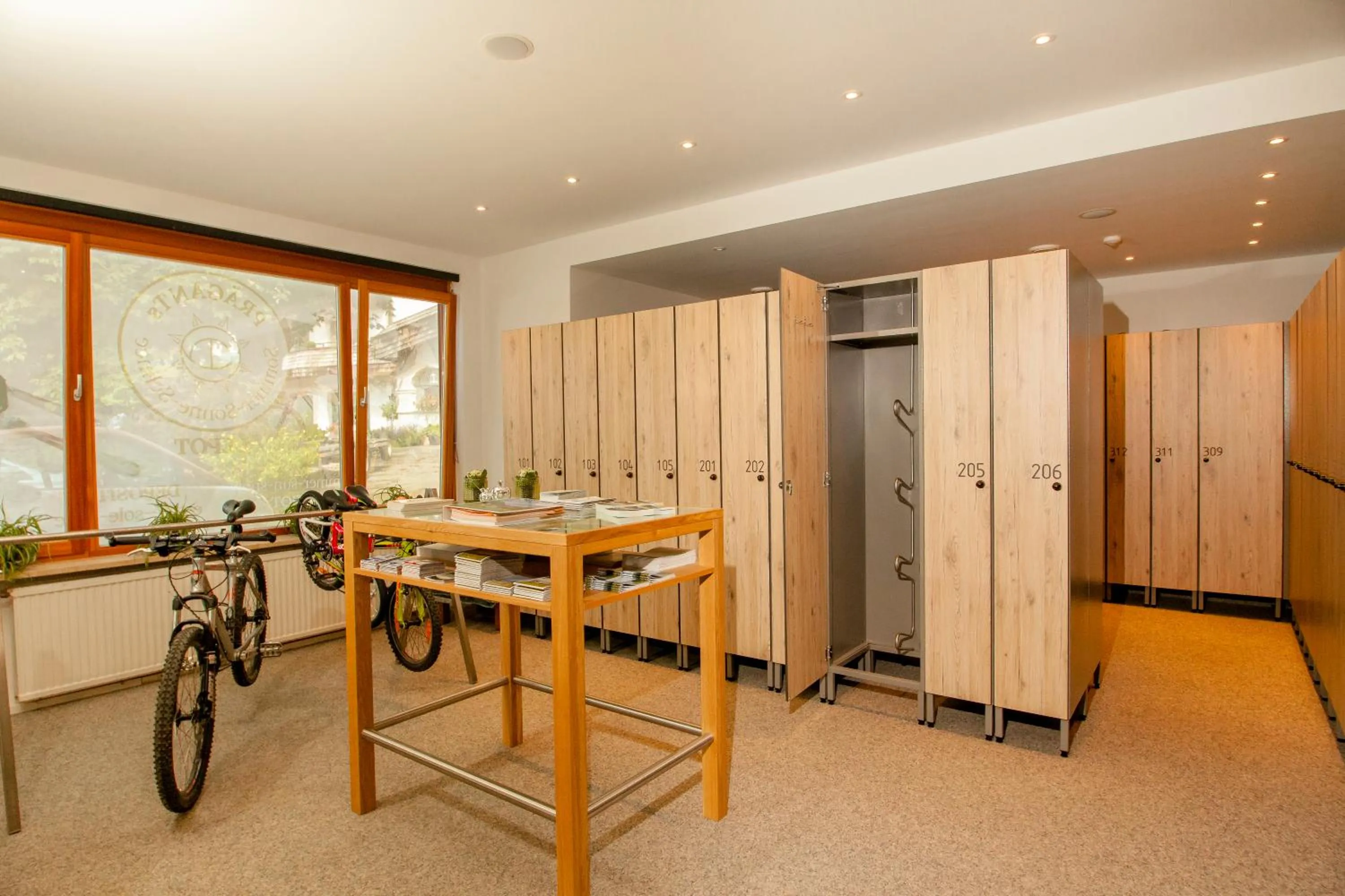 Skiing in Evident Hotel Prägant 4-Superior