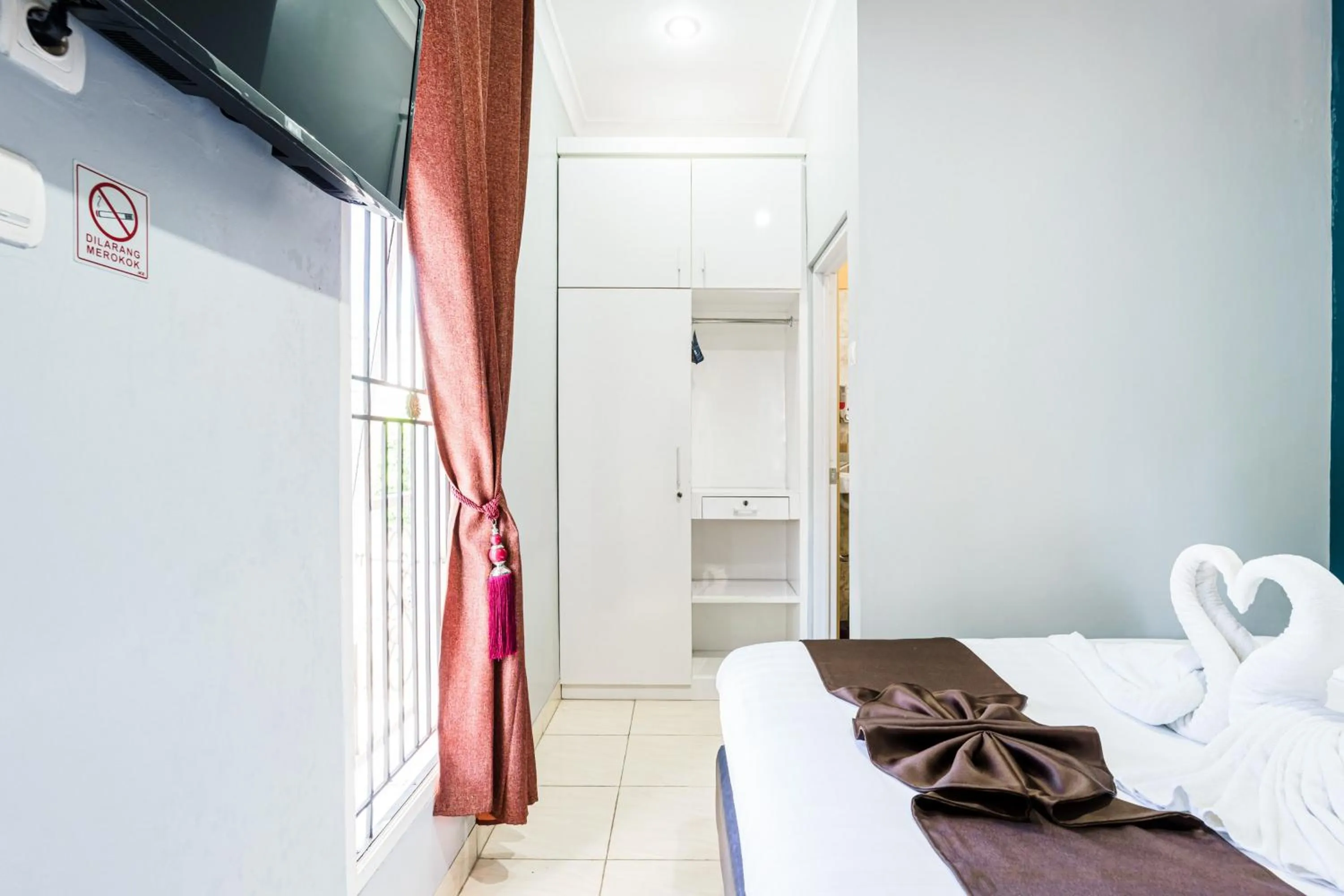 Bedroom, Bed in Fast Hous Syariah Bogor Mitra RedDoorz