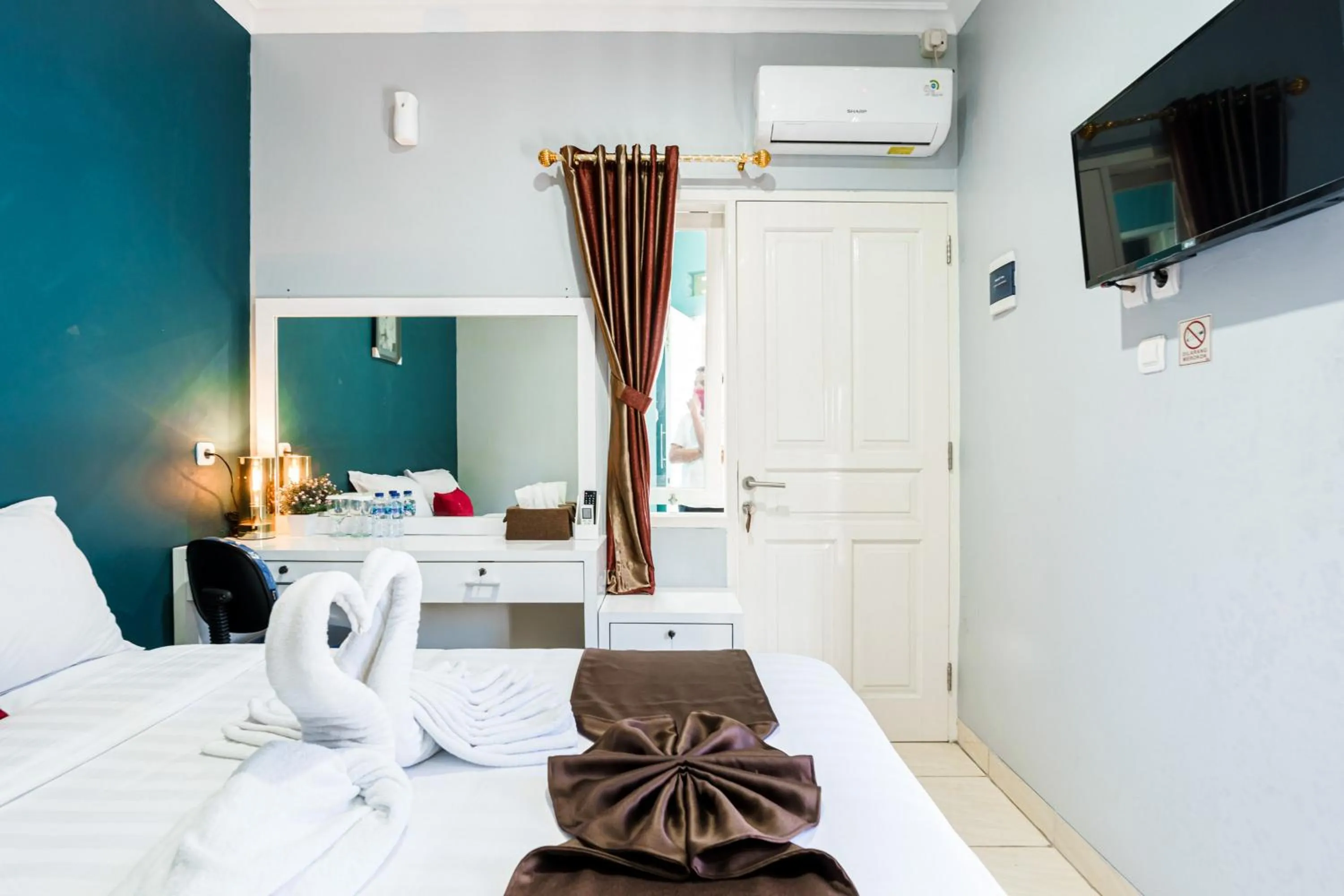 Bedroom, Bed in Fast Hous Syariah Bogor Mitra RedDoorz