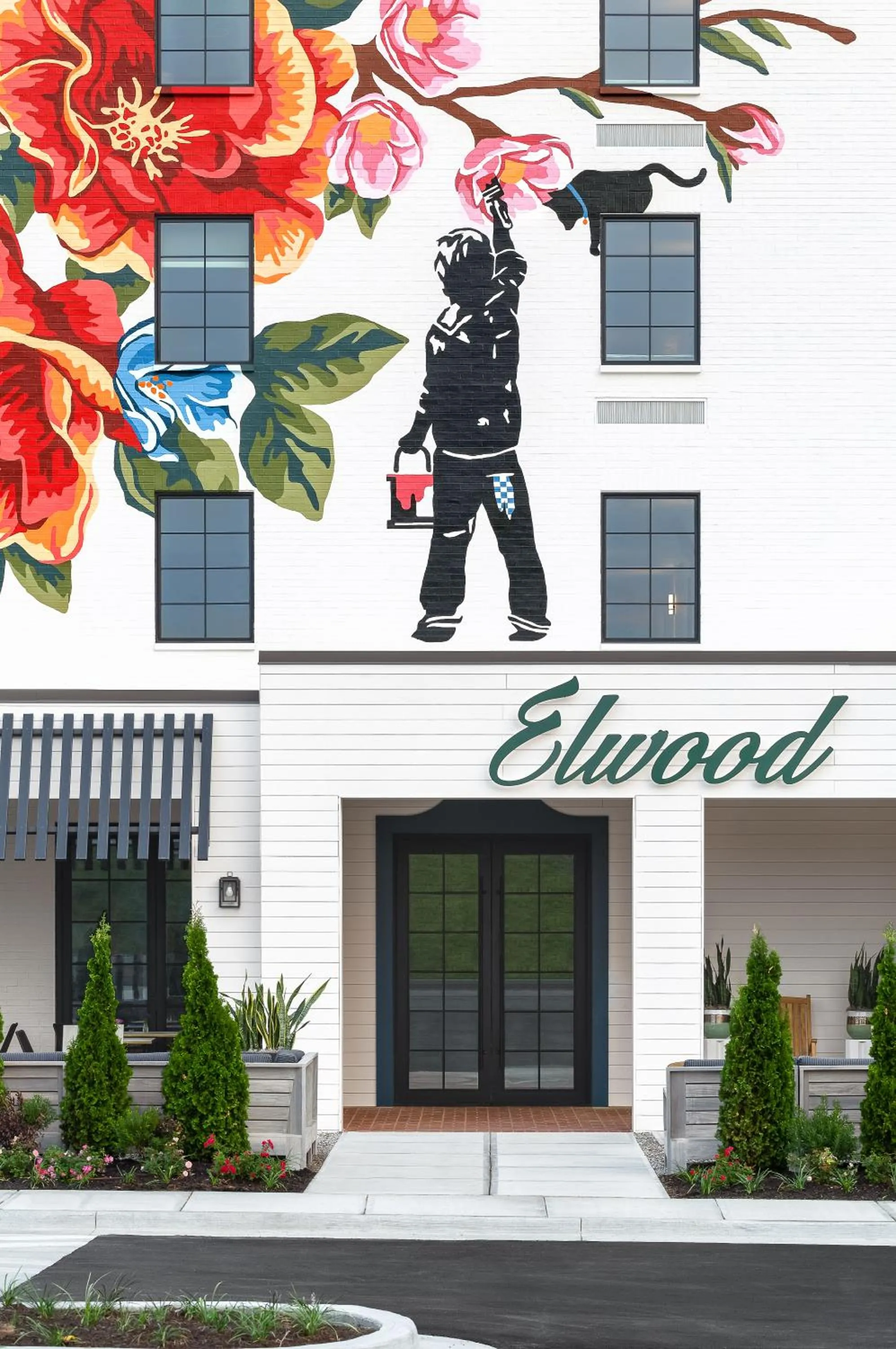 Property building in Elwood Hotel & Suites
