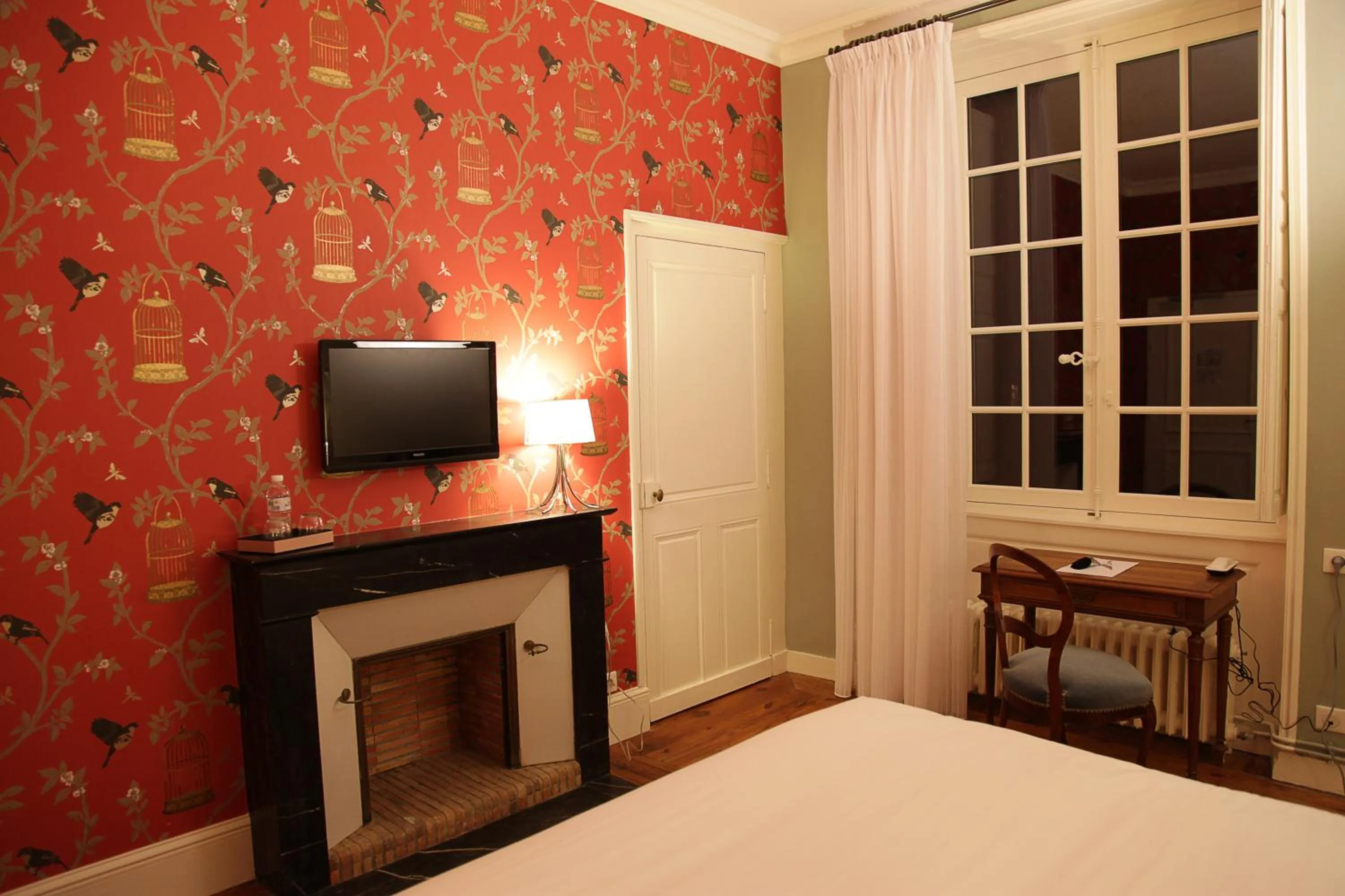 Bedroom, Bed in Hôtel Le Gentleman