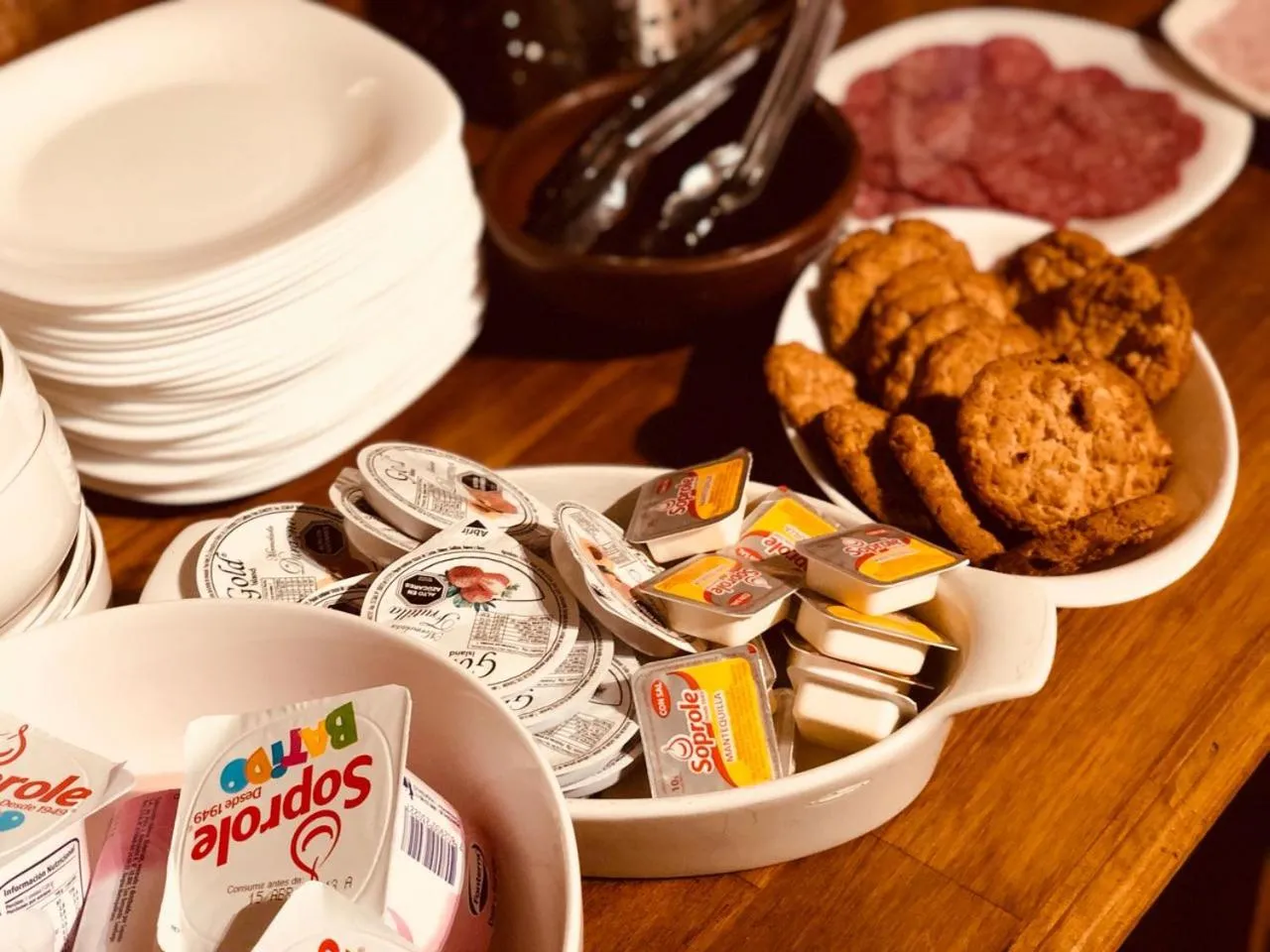 Buffet breakfast in SHEUEN PATAGONIA