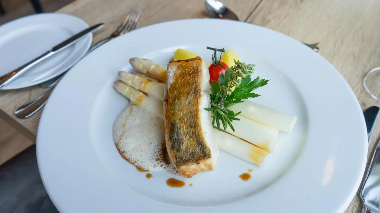 Restaurant/places to eat in Schloss Basthorst