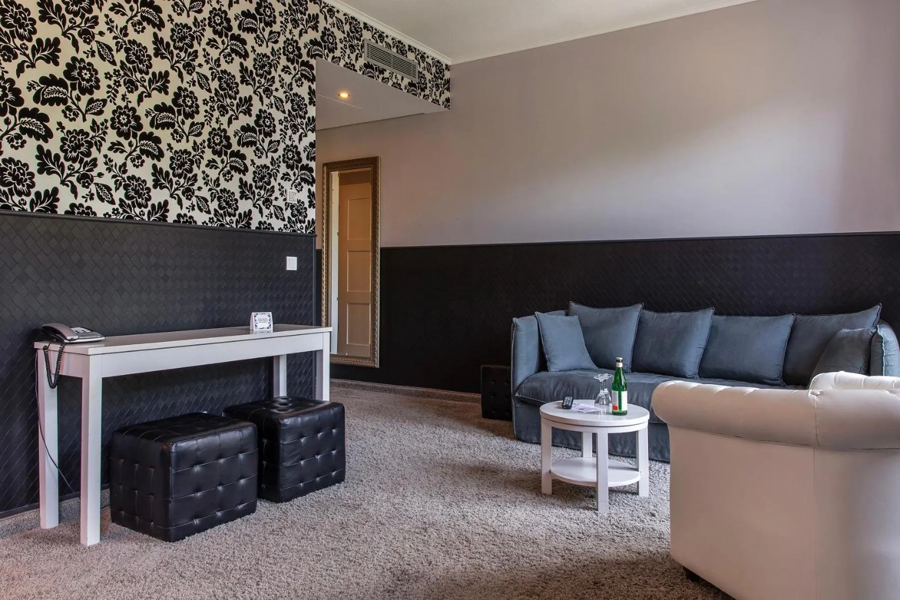 Seating area in Schloss Basthorst