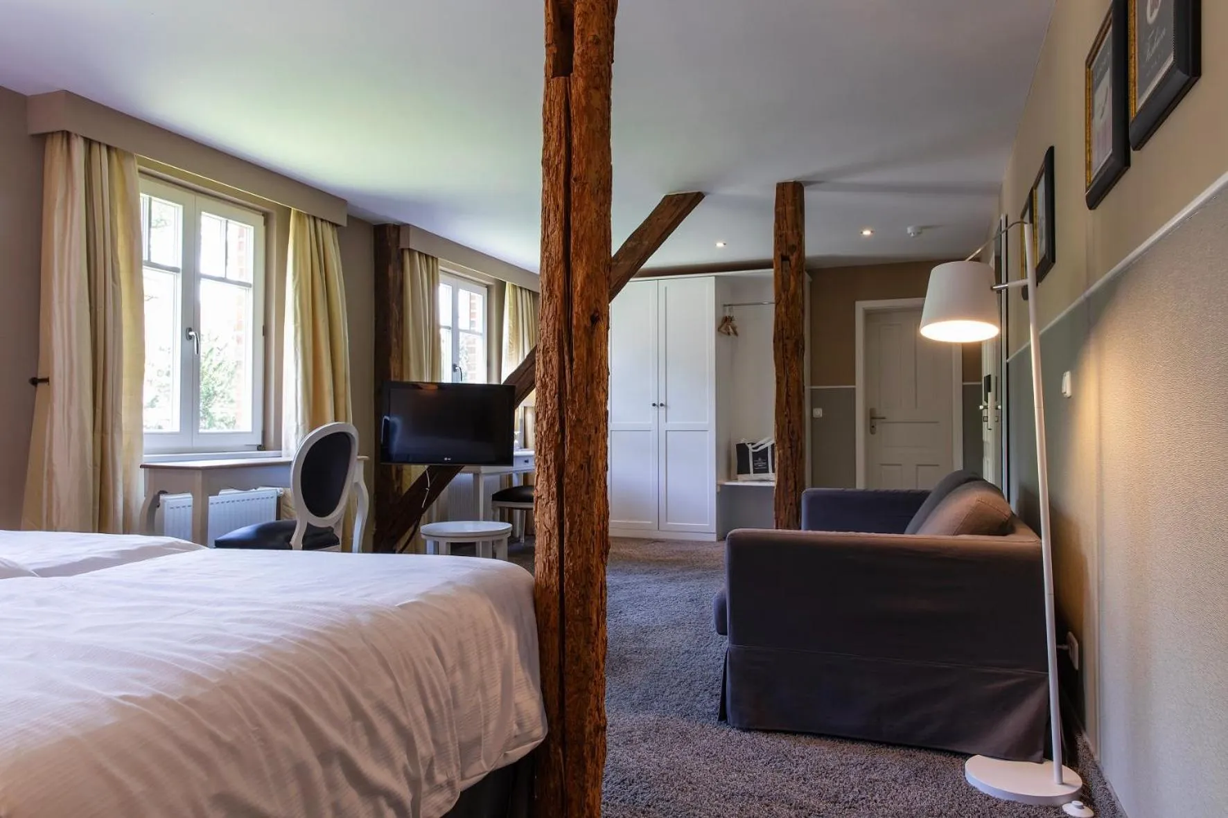 hair dresser, Bed in Schloss Basthorst