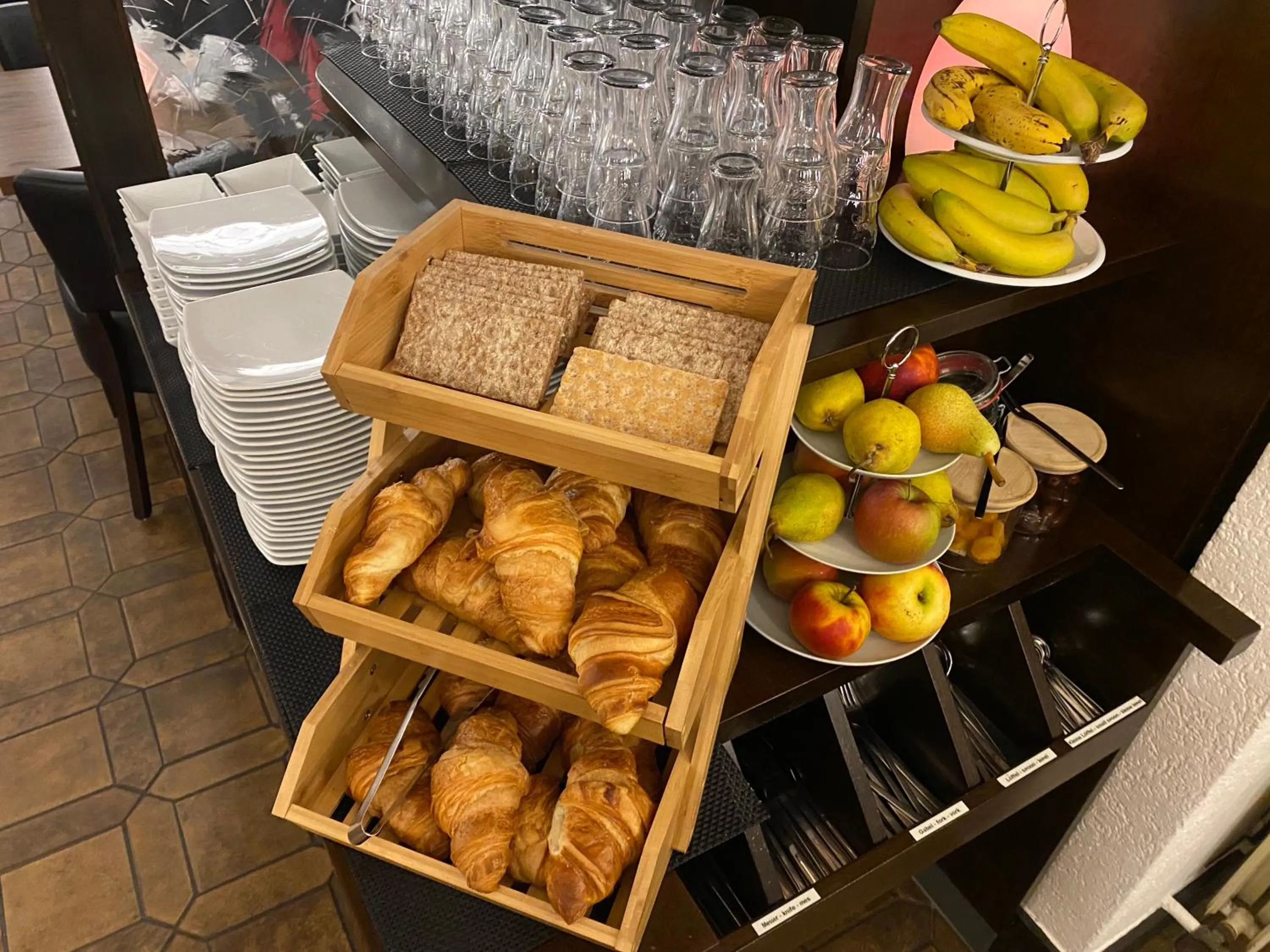 Buffet breakfast in Hotel Altes Winzerhaus