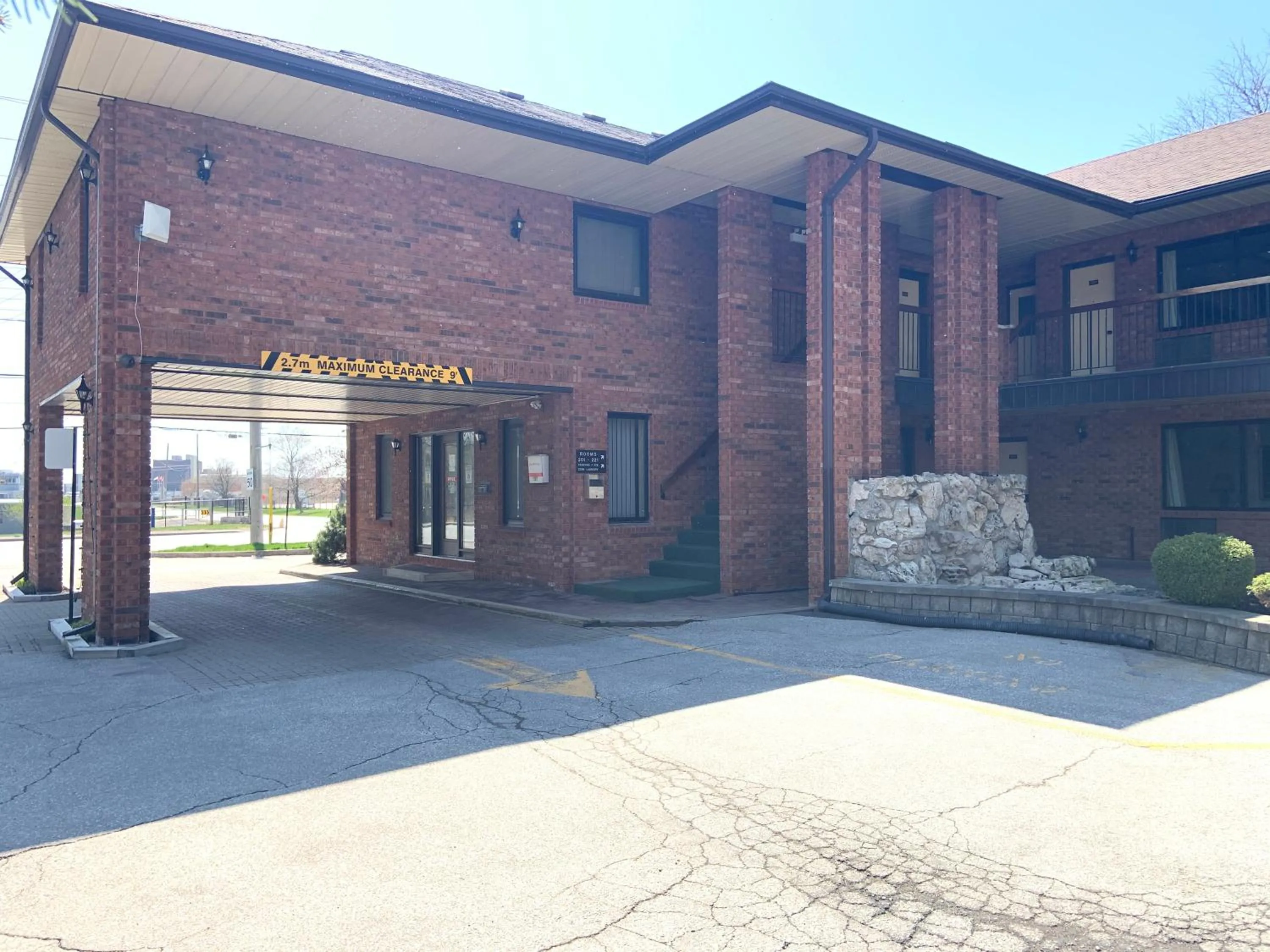 Facade/entrance in Green Acres Motel